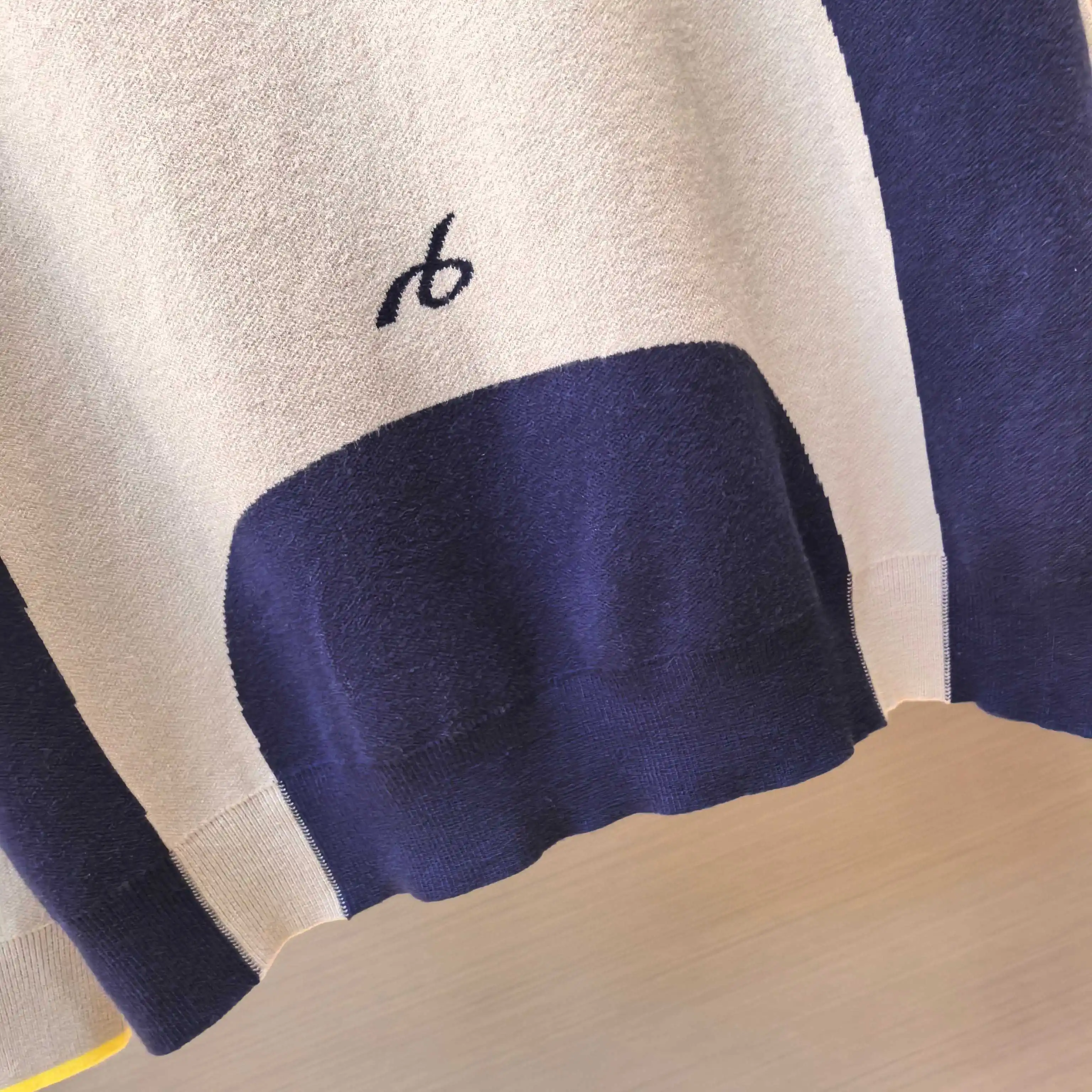 Color-Block Zip-Up Knit Cardigan D21522312 — view 7