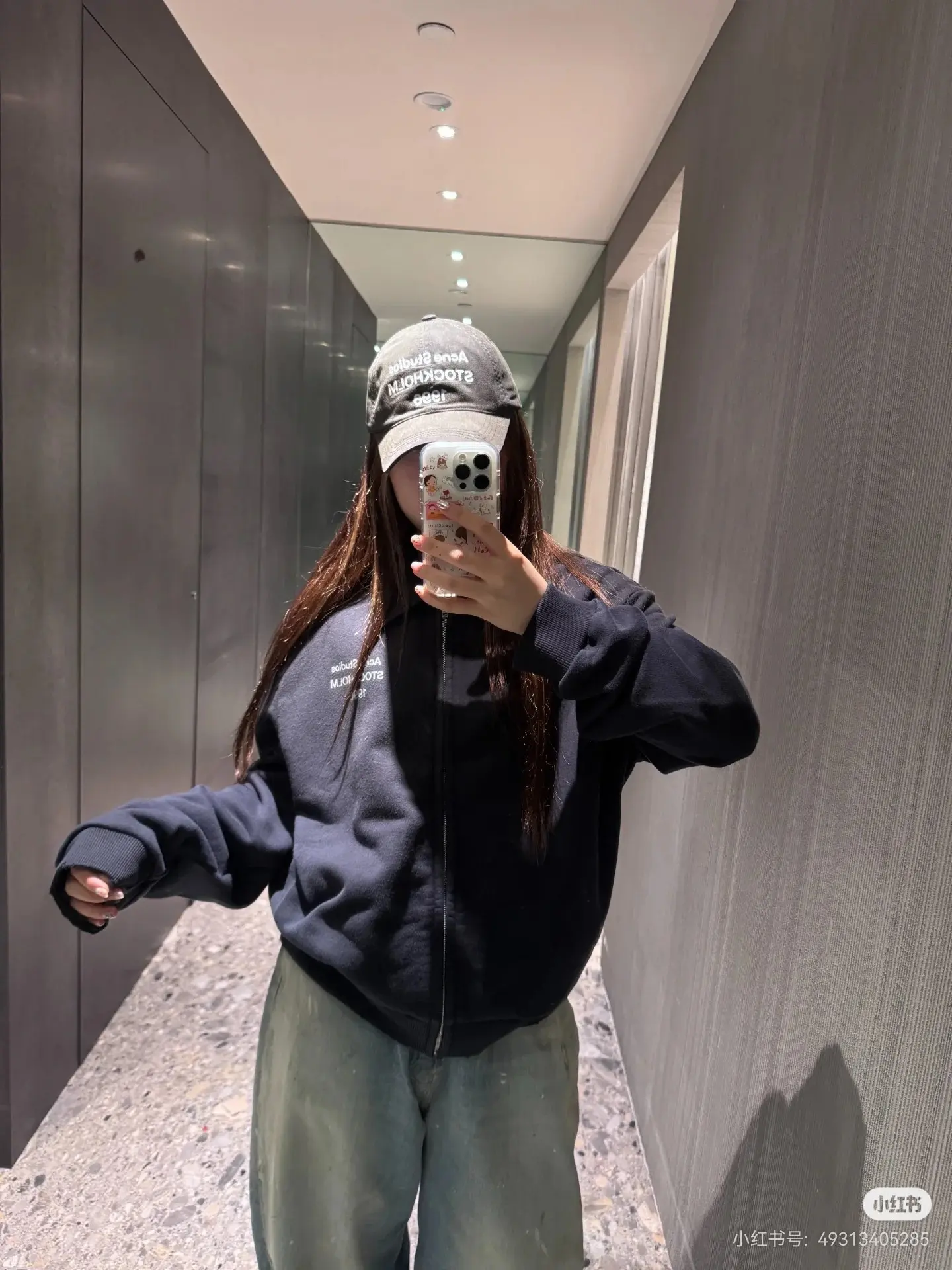 Logo-Print Faded Zip-Up Sweatshirt D22522396 — view 3