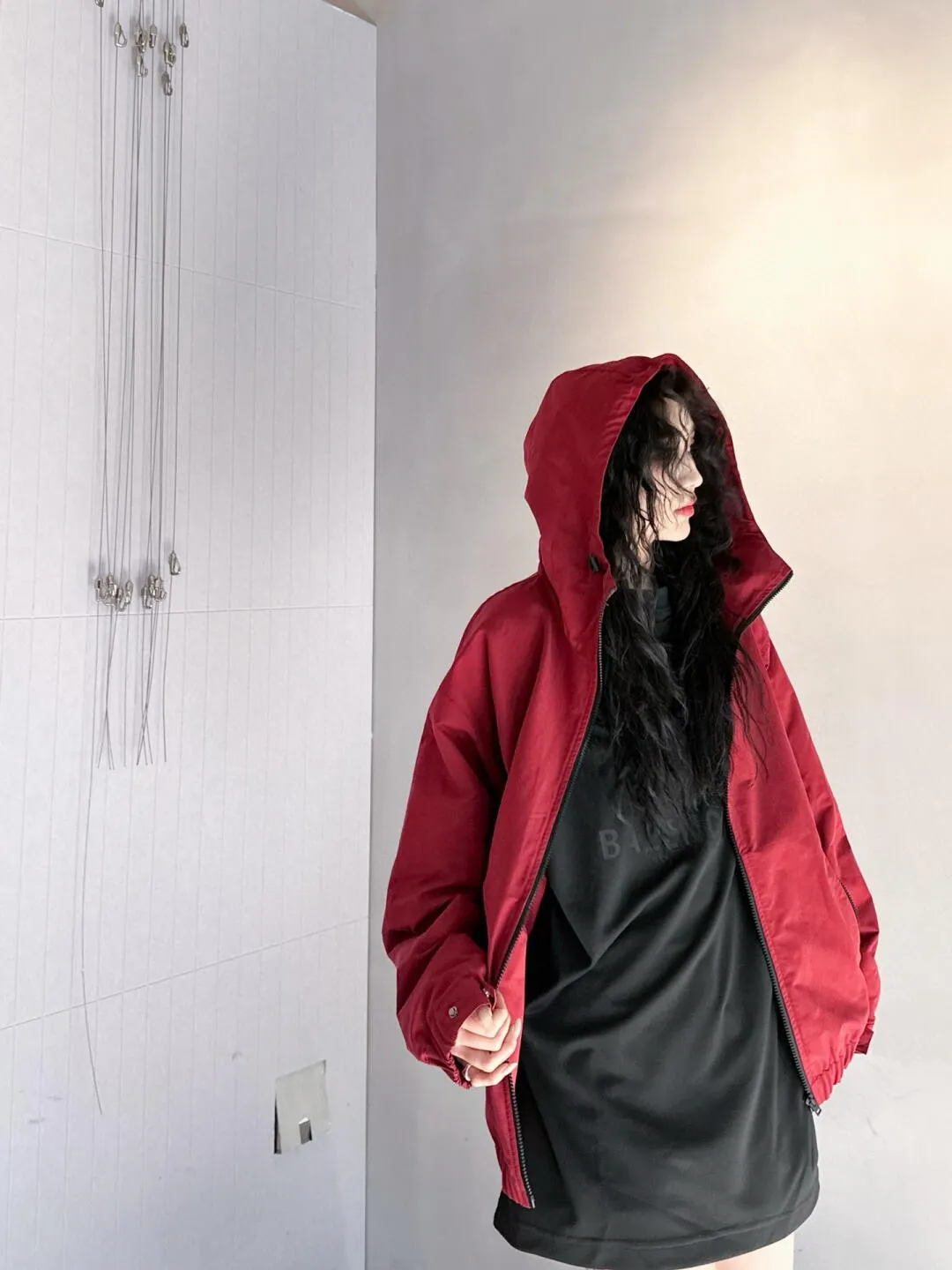 Hooded Windbreaker Jacket in Burgundy D23522558 — view 9