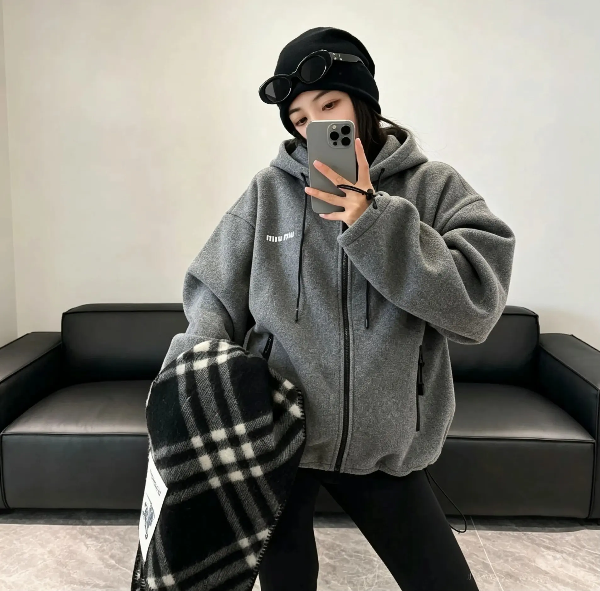 Logo-Embroidered Fleece Hooded Jacket D23522412 — view 2