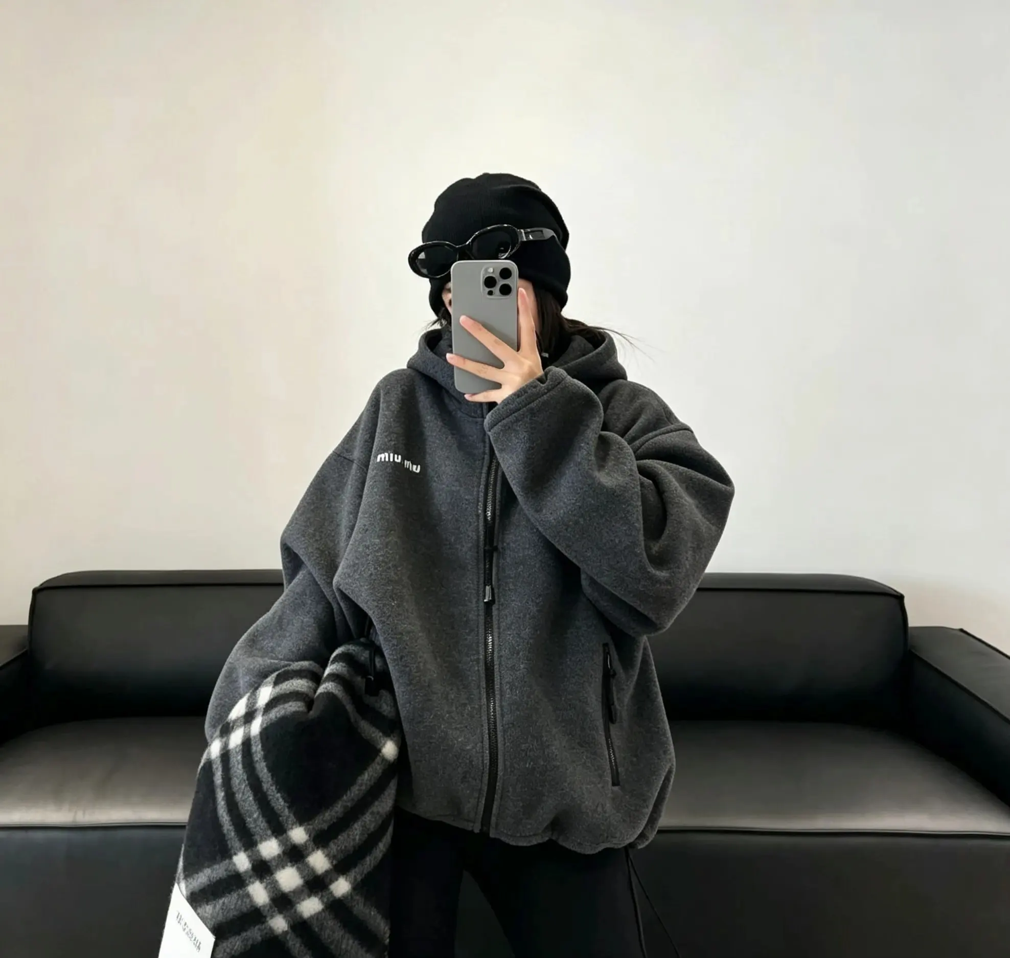 Logo-Embroidered Fleece Hooded Jacket D23522412 — view 4