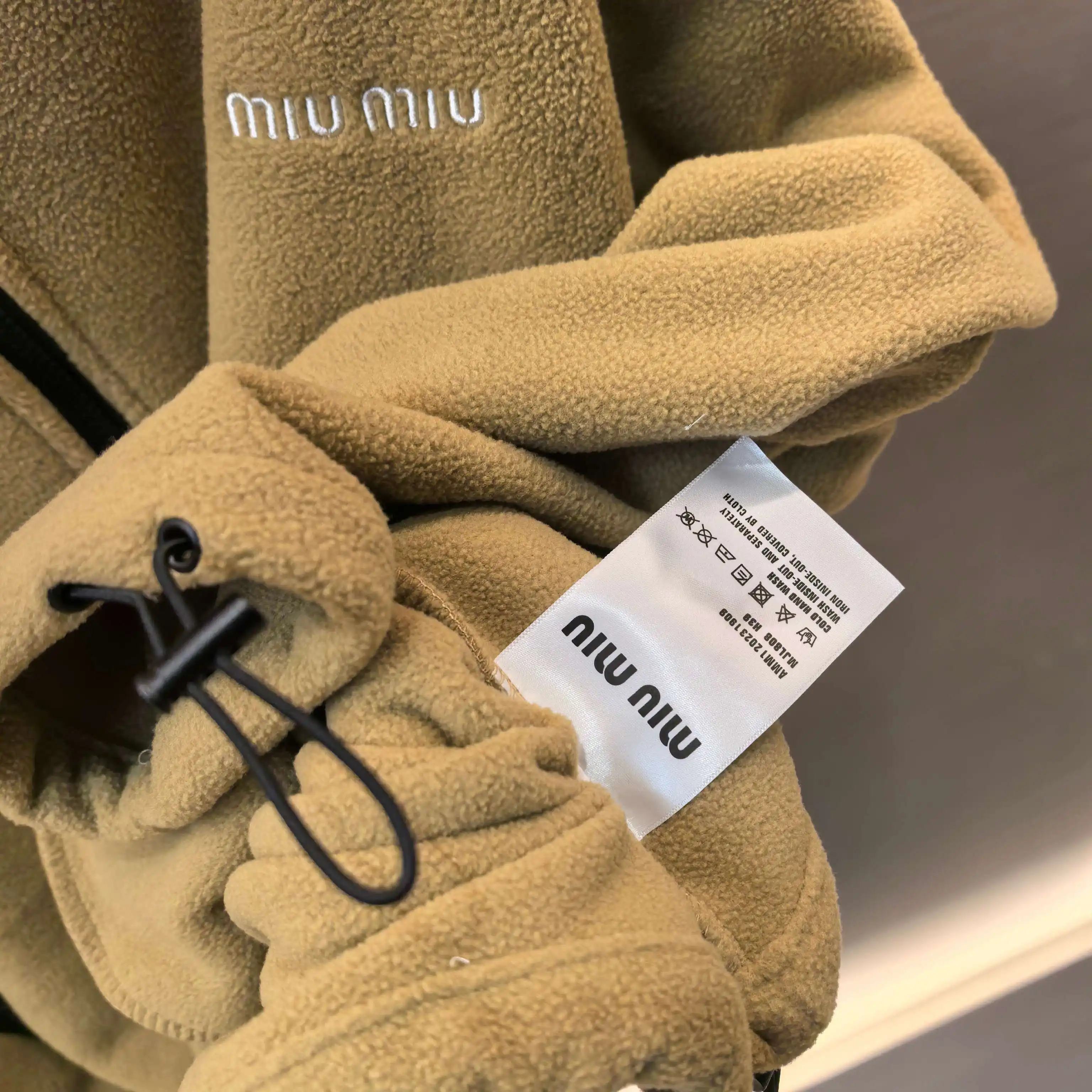 Logo-Embroidered Fleece Hooded Jacket D23522409 — view 7