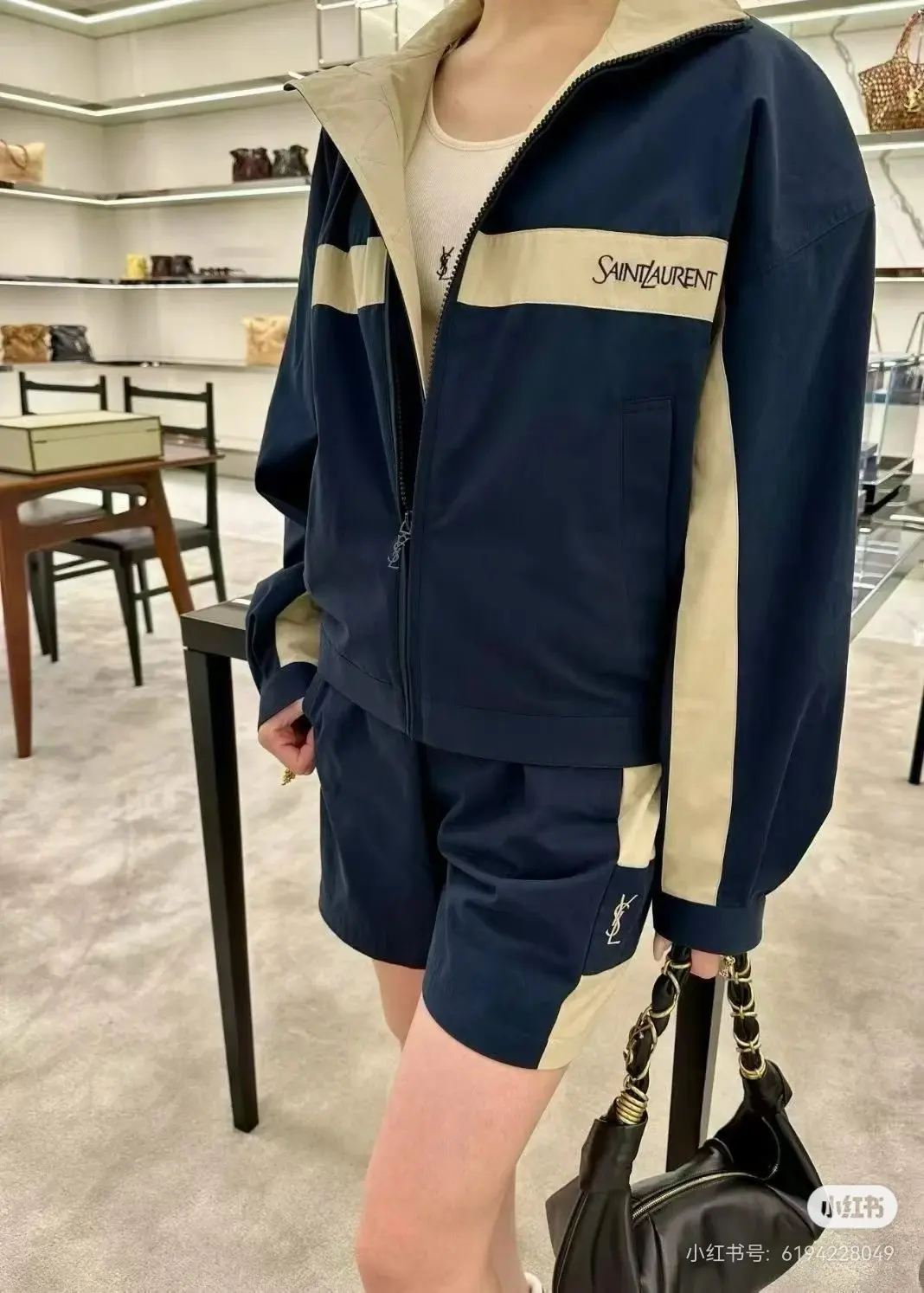 Contrast Stripe Embroidered Track Jacket D23522338 — view 7