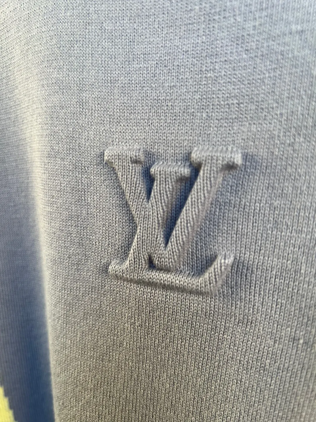 Color-Block Logo Embossed Knit T-Shirt D24019241 — view 3