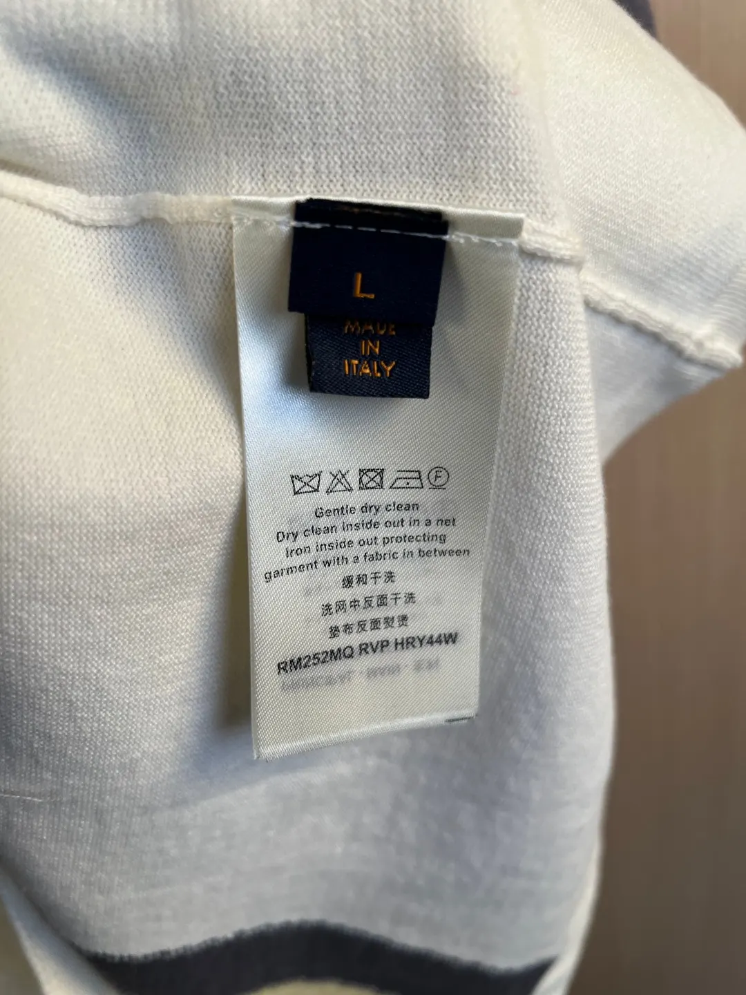 Color-Block Logo Embossed Knit T-Shirt D24019241 — view 6