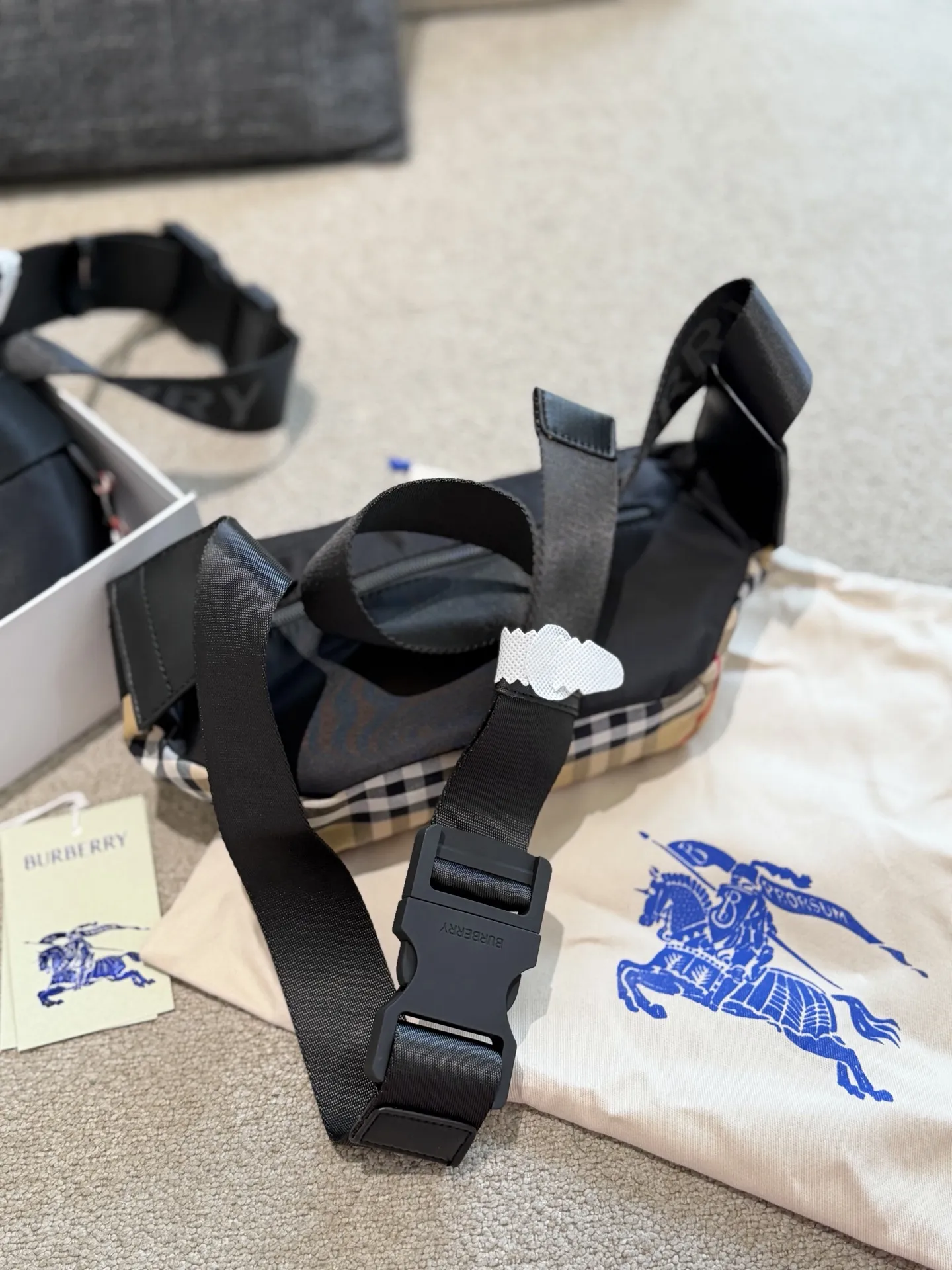 Burberry Vintage Check Belt Bag D24518507 — view 6