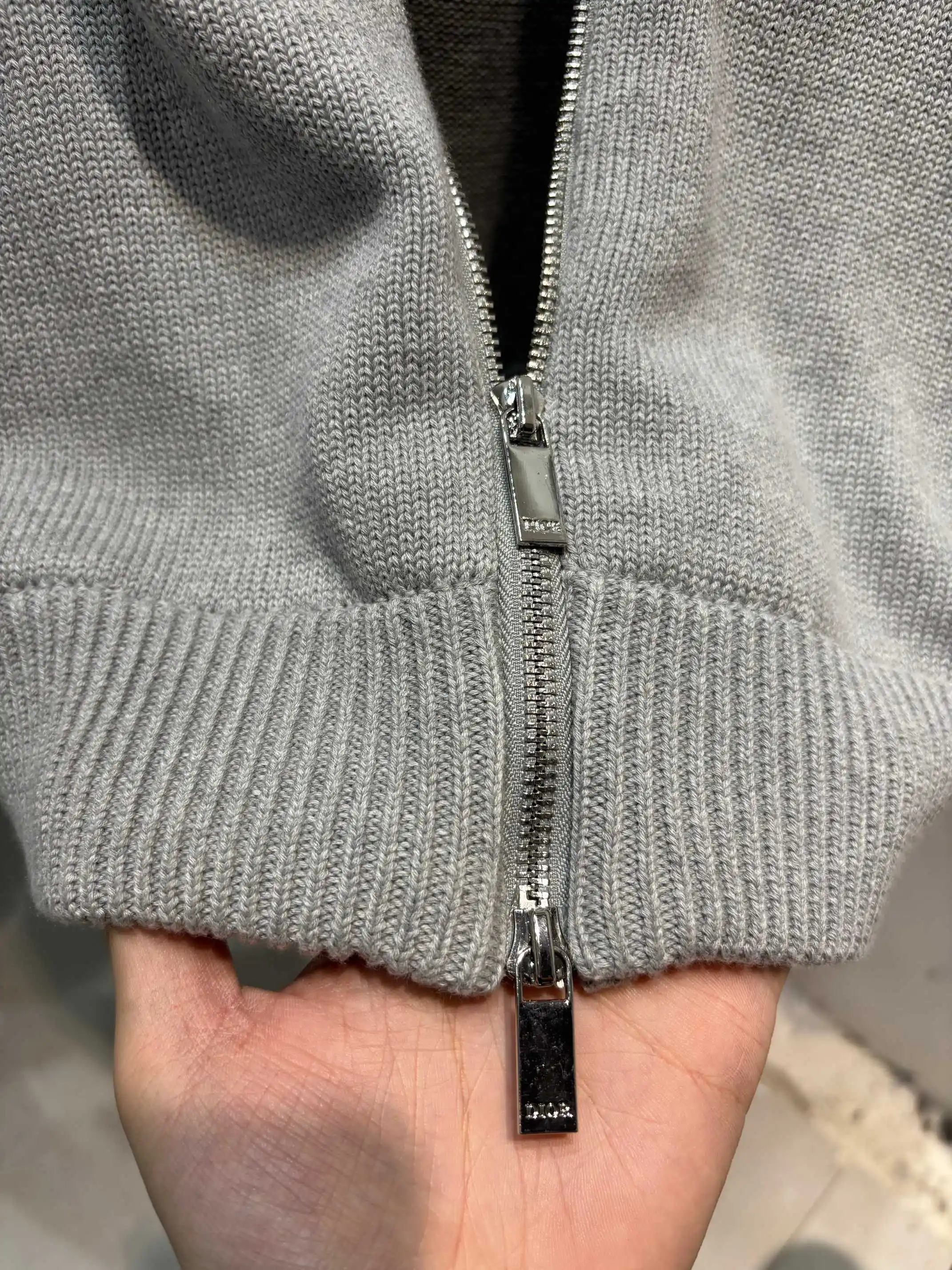 Logo-Taped Zip-Up Wool Cardigan D24513446 — view 8