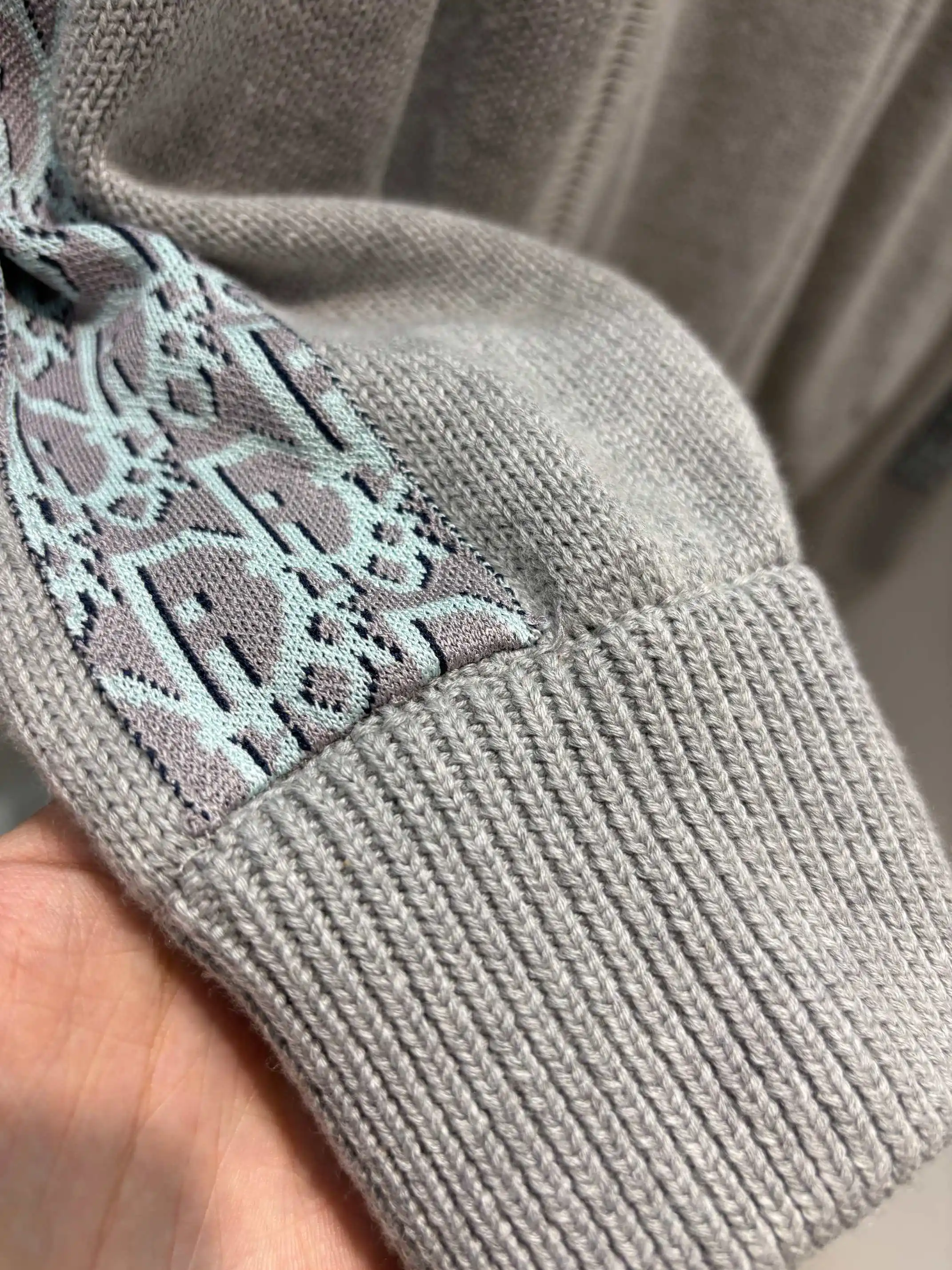 Logo-Taped Zip-Up Wool Cardigan D24513446 — view 10