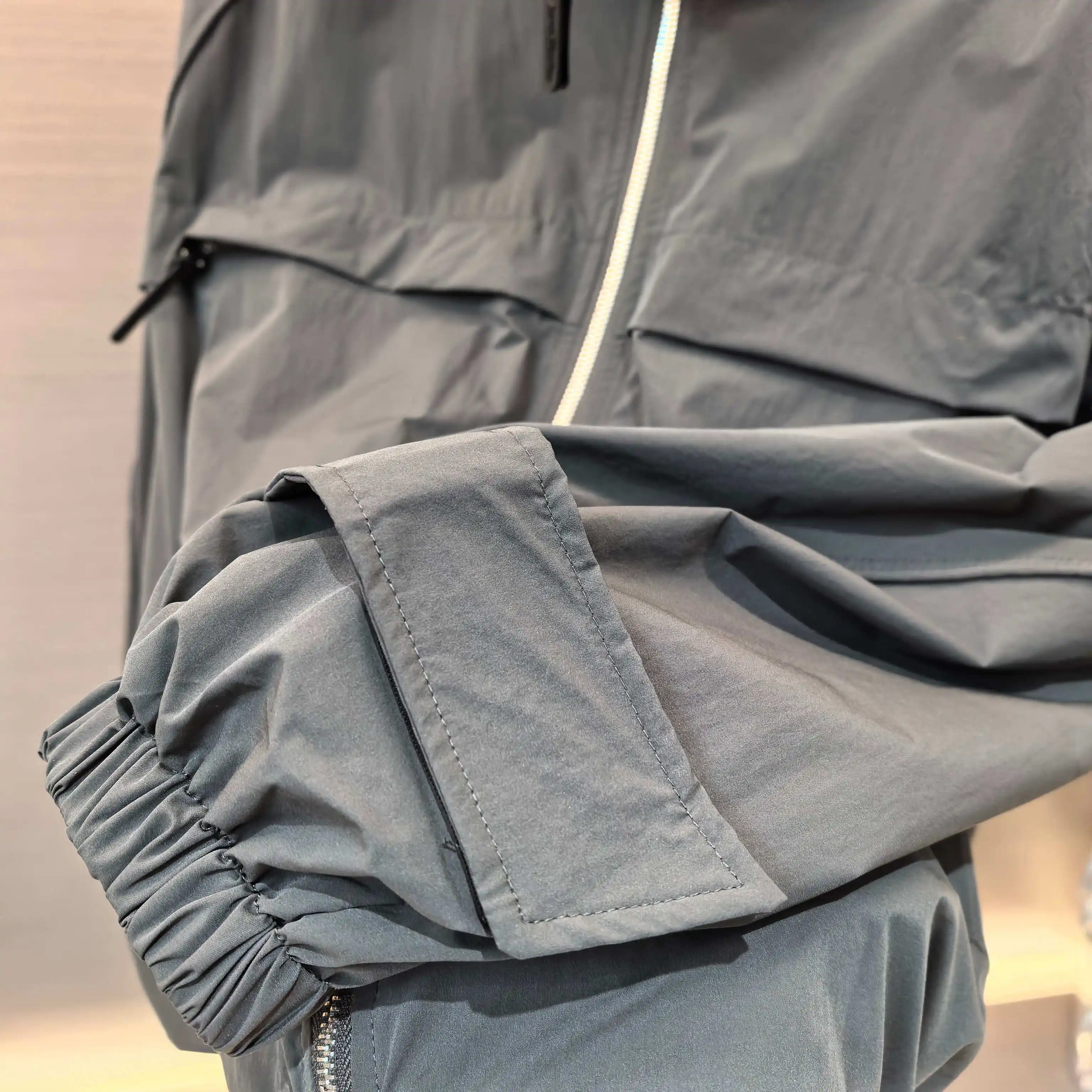 Crinkled Nylon Zip-Up Jacket D25522478 — view 4
