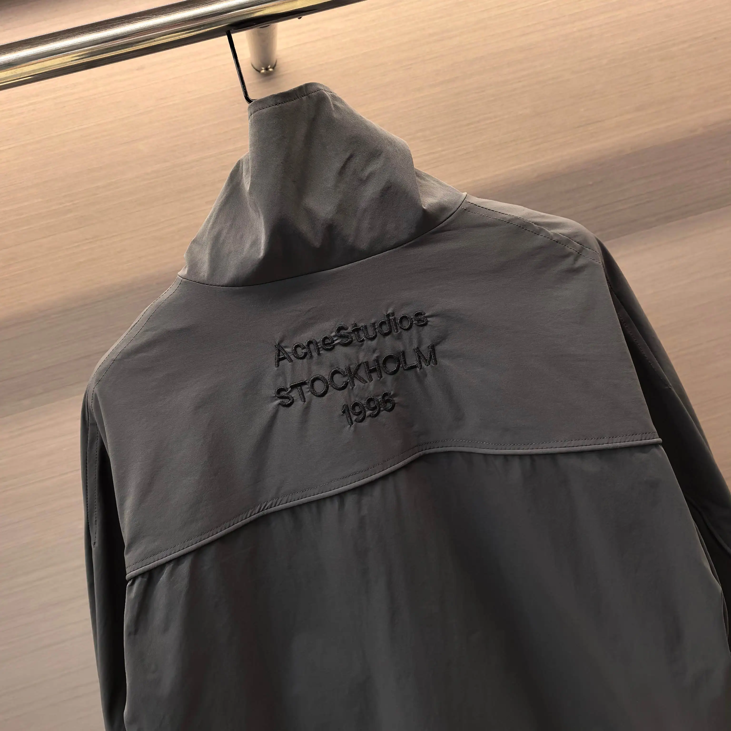 Crinkled Nylon Zip-Up Jacket D25522478 — view 6