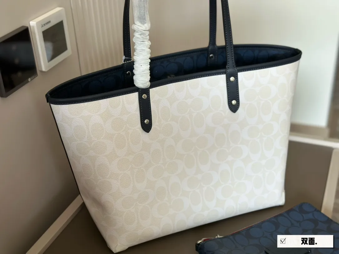 Coach Reversible City Tote Bag D26018259 — view 6