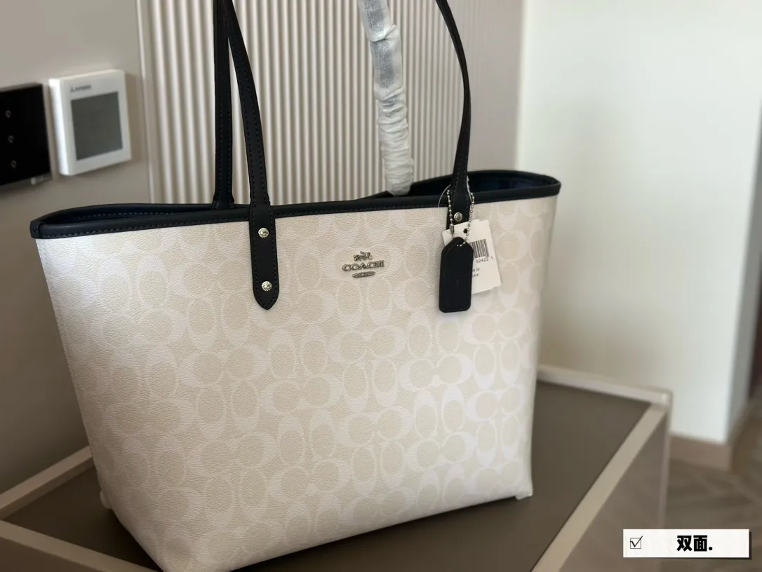 Coach Reversible City Tote Bag D26018259 — view 7