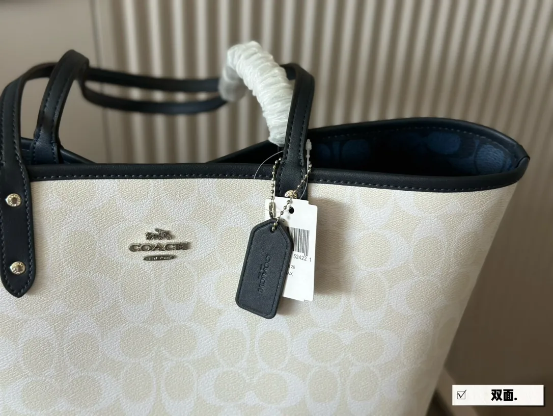 Coach Reversible City Tote Bag D26018259 — view 8