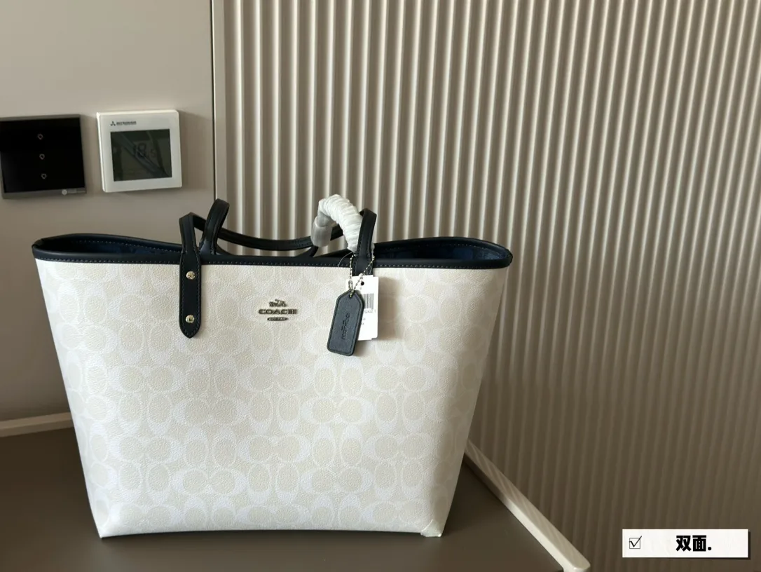 Coach Reversible City Tote Bag D26018259 — view 9
