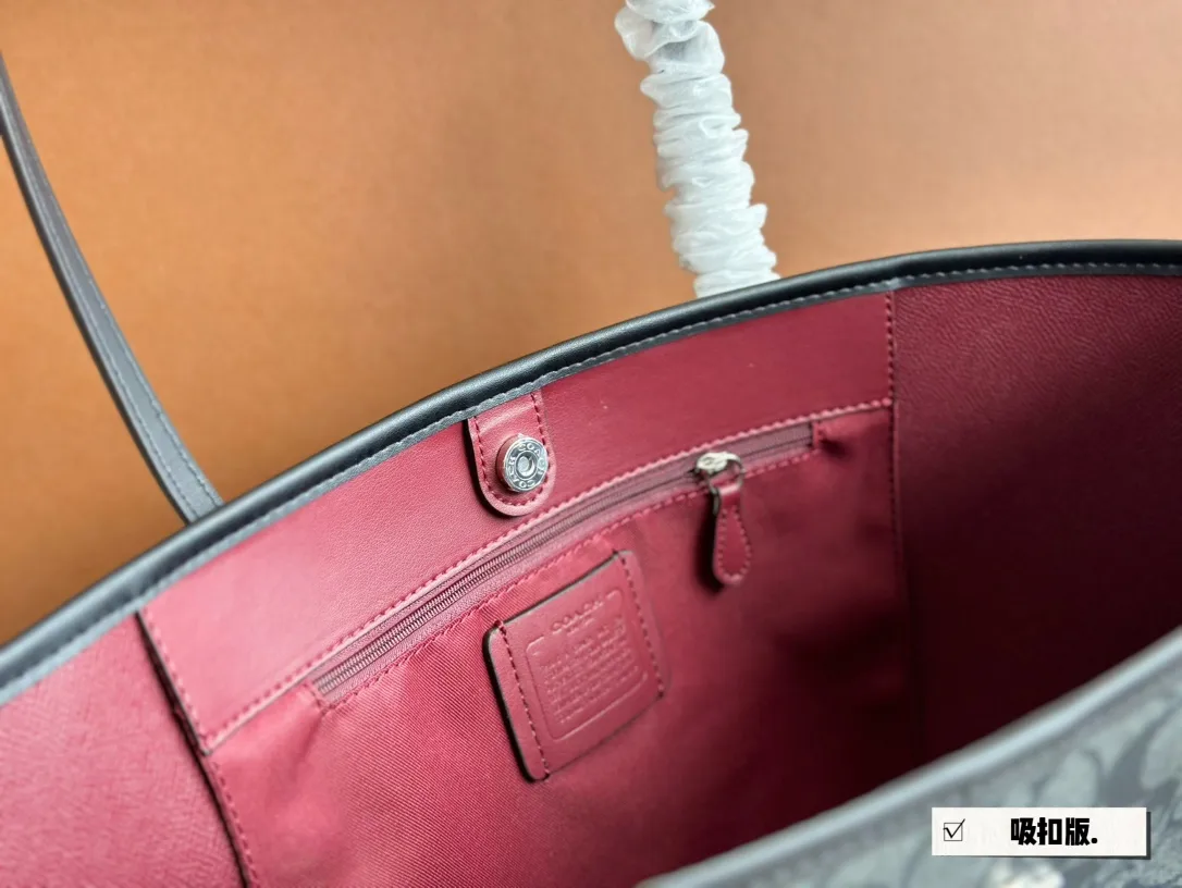 Coach Signature Canvas City Tote Bag D26018257 — view 7
