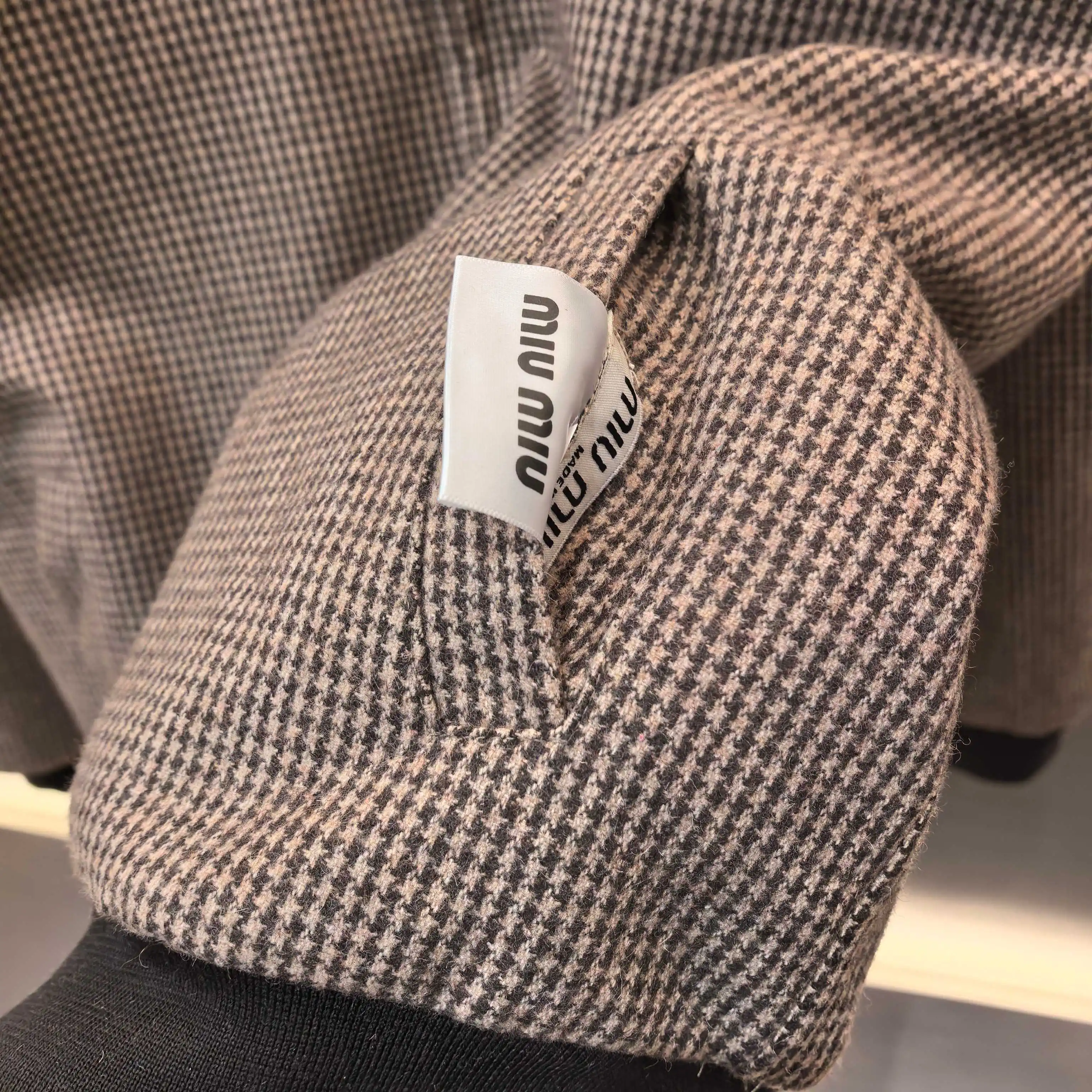 Reversible Houndstooth Cashmere Harrington Jacket D27022551 — view 6