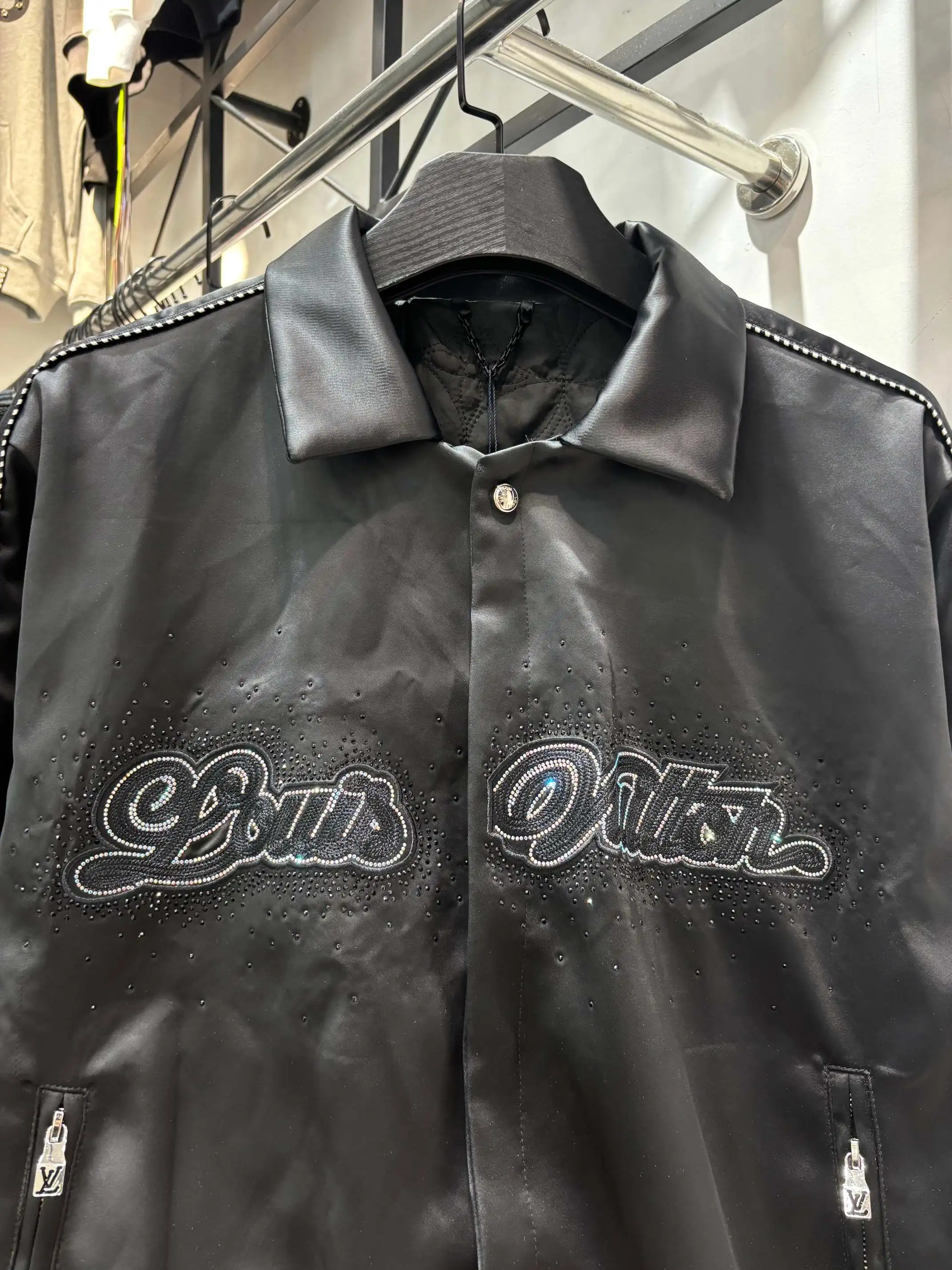 Embellished Logo Quilted Bomber Jacket D27513456 — view 3