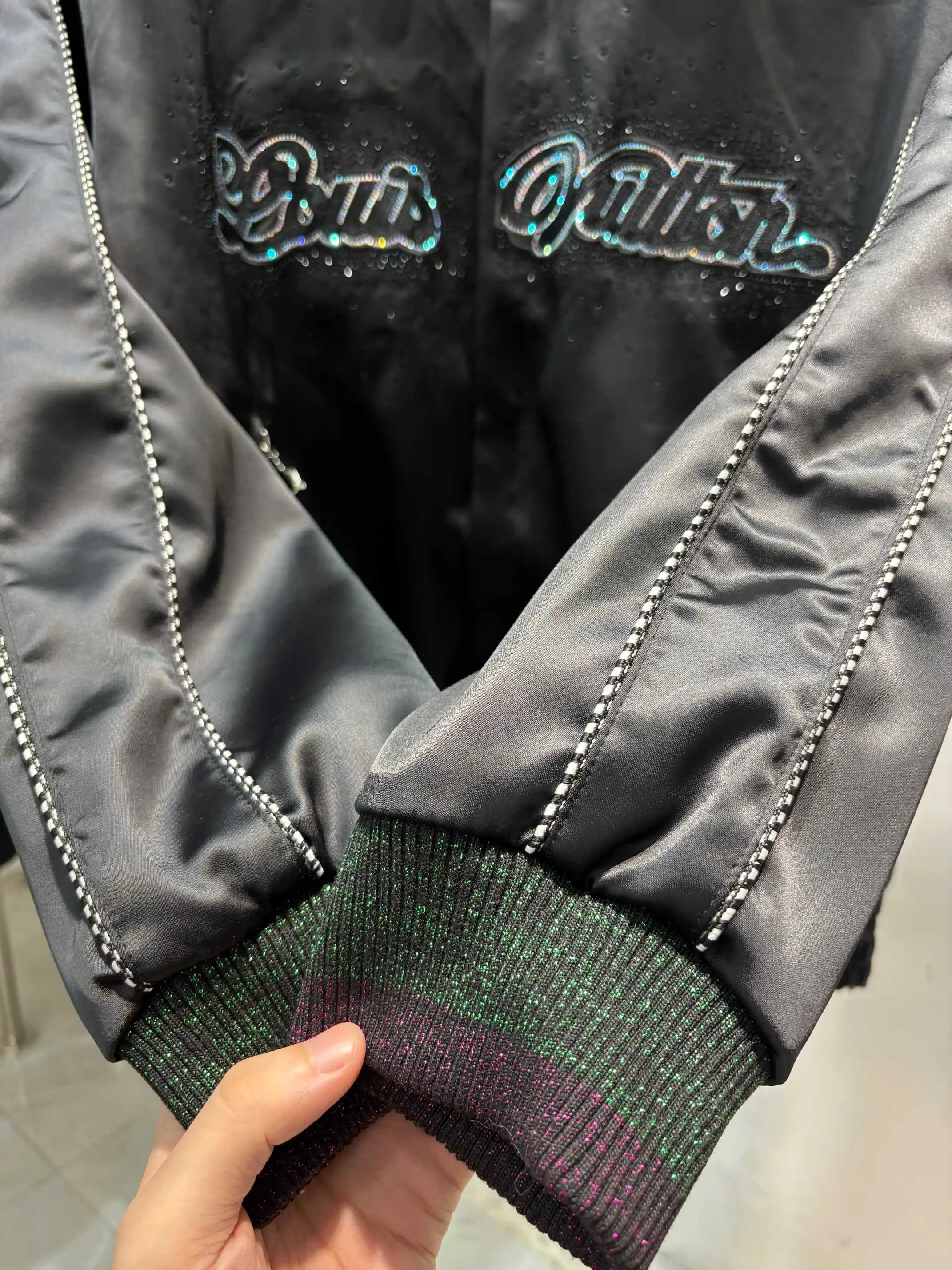 Embellished Logo Quilted Bomber Jacket D27513456 — view 4