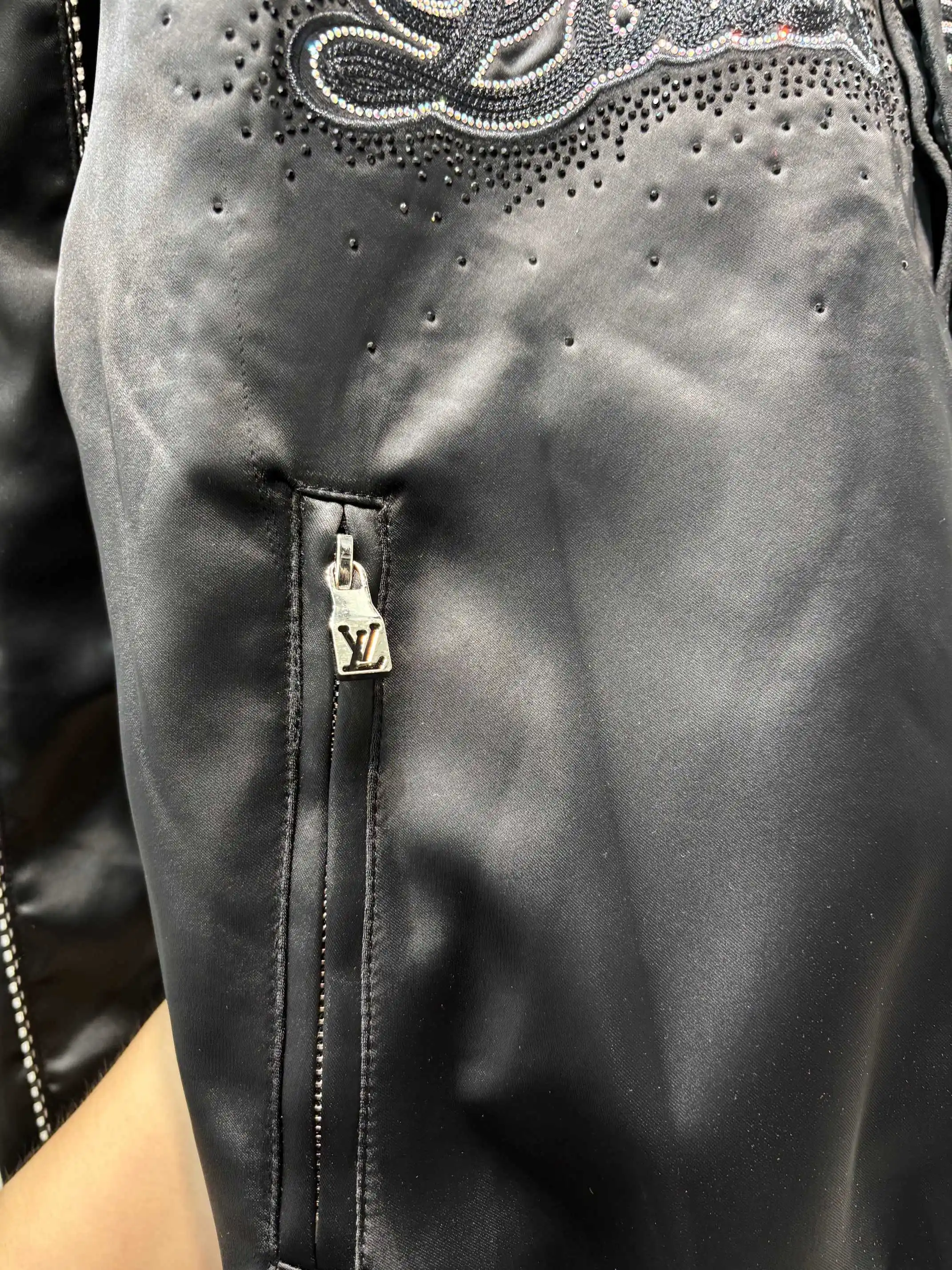 Embellished Logo Quilted Bomber Jacket D27513456 — view 7