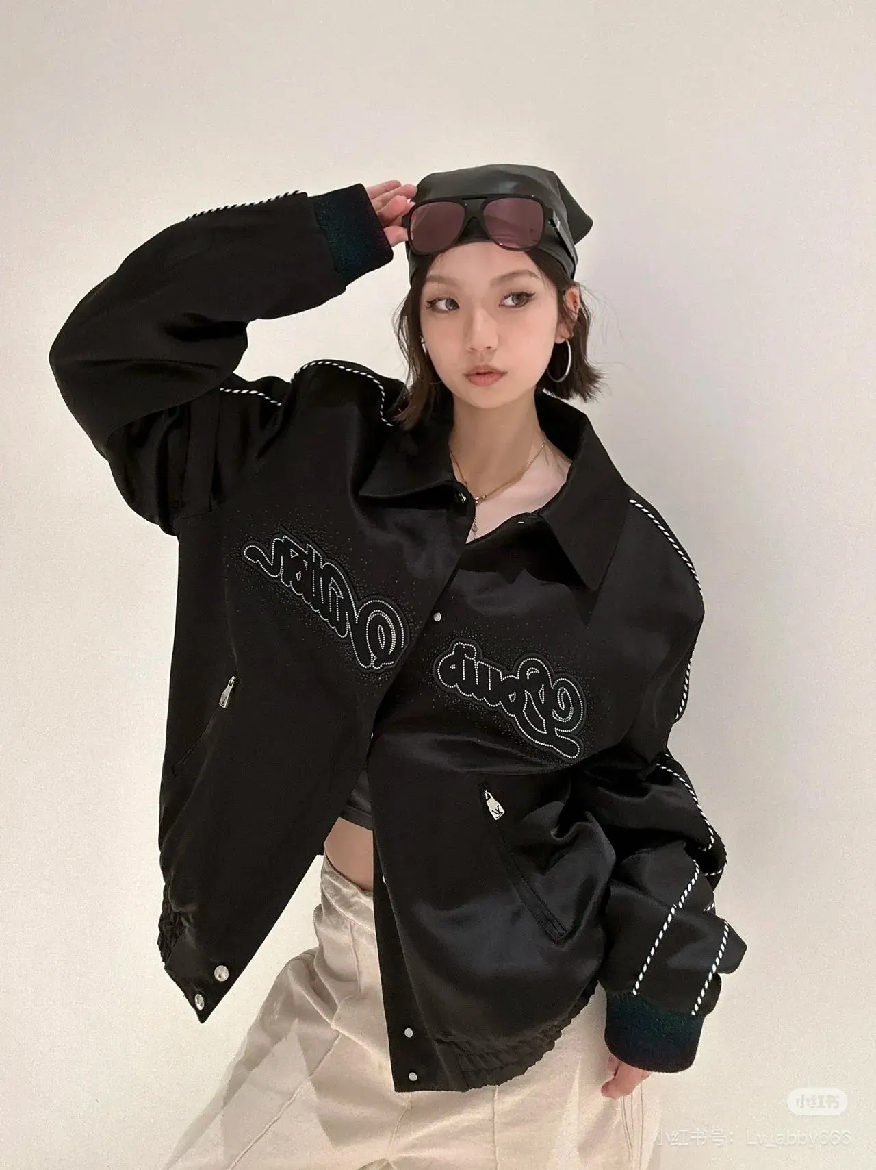 Embellished Logo Padded Bomber Jacket D27513455 — view 3