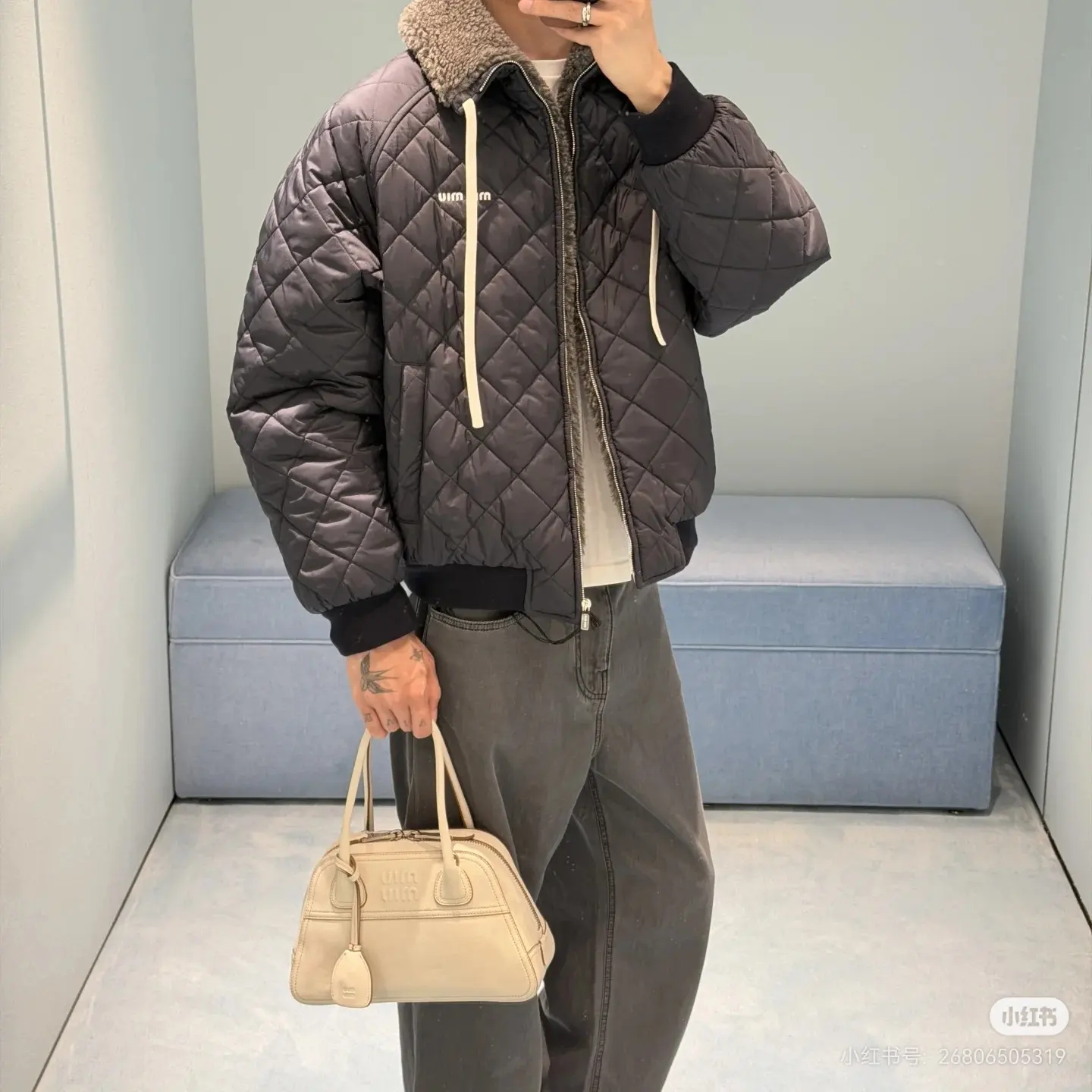 Quilted Shearling-Trimmed Bomber Jacket D28022404 — view 4
