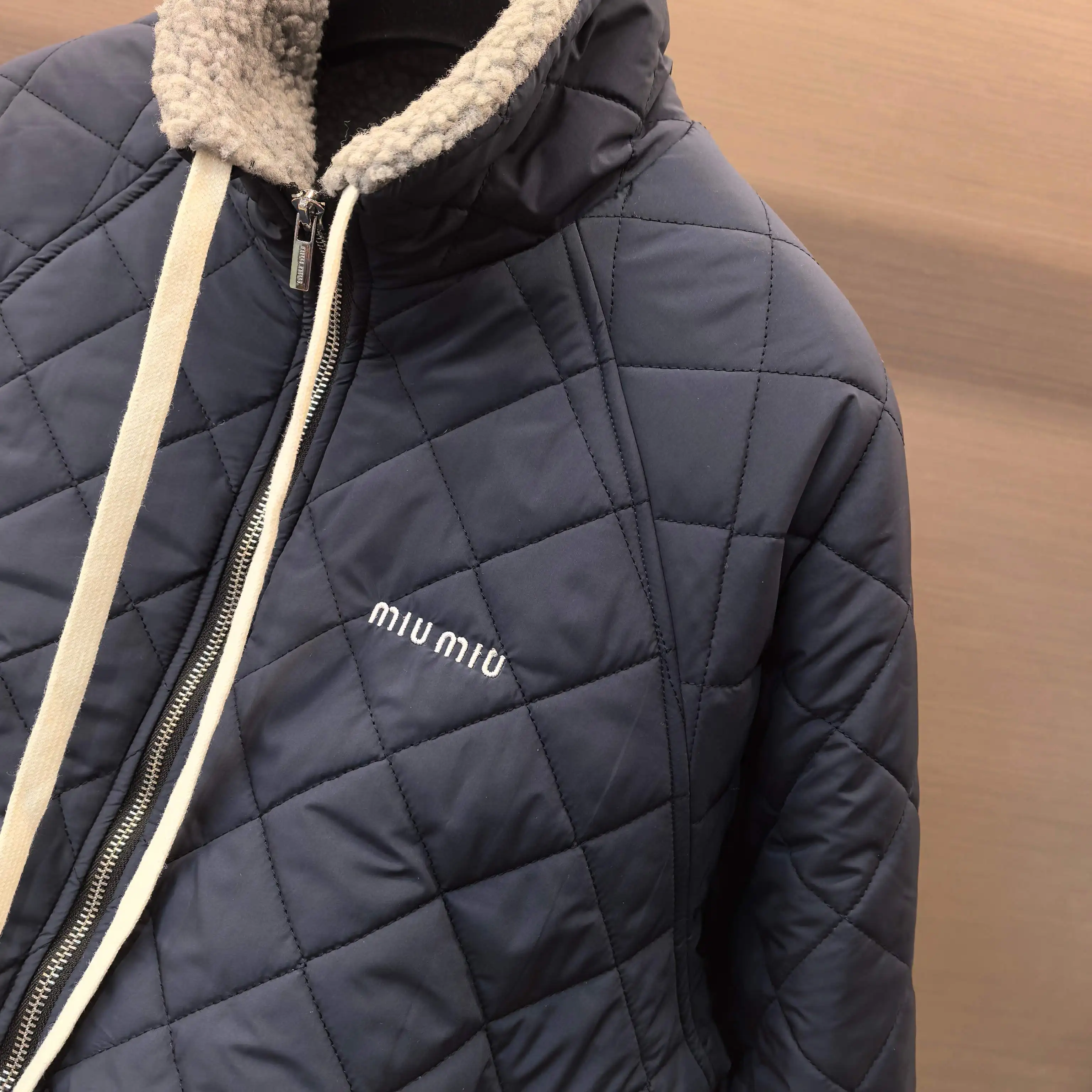 Quilted Shearling-Trimmed Padded Jacket D28022406 — view 3