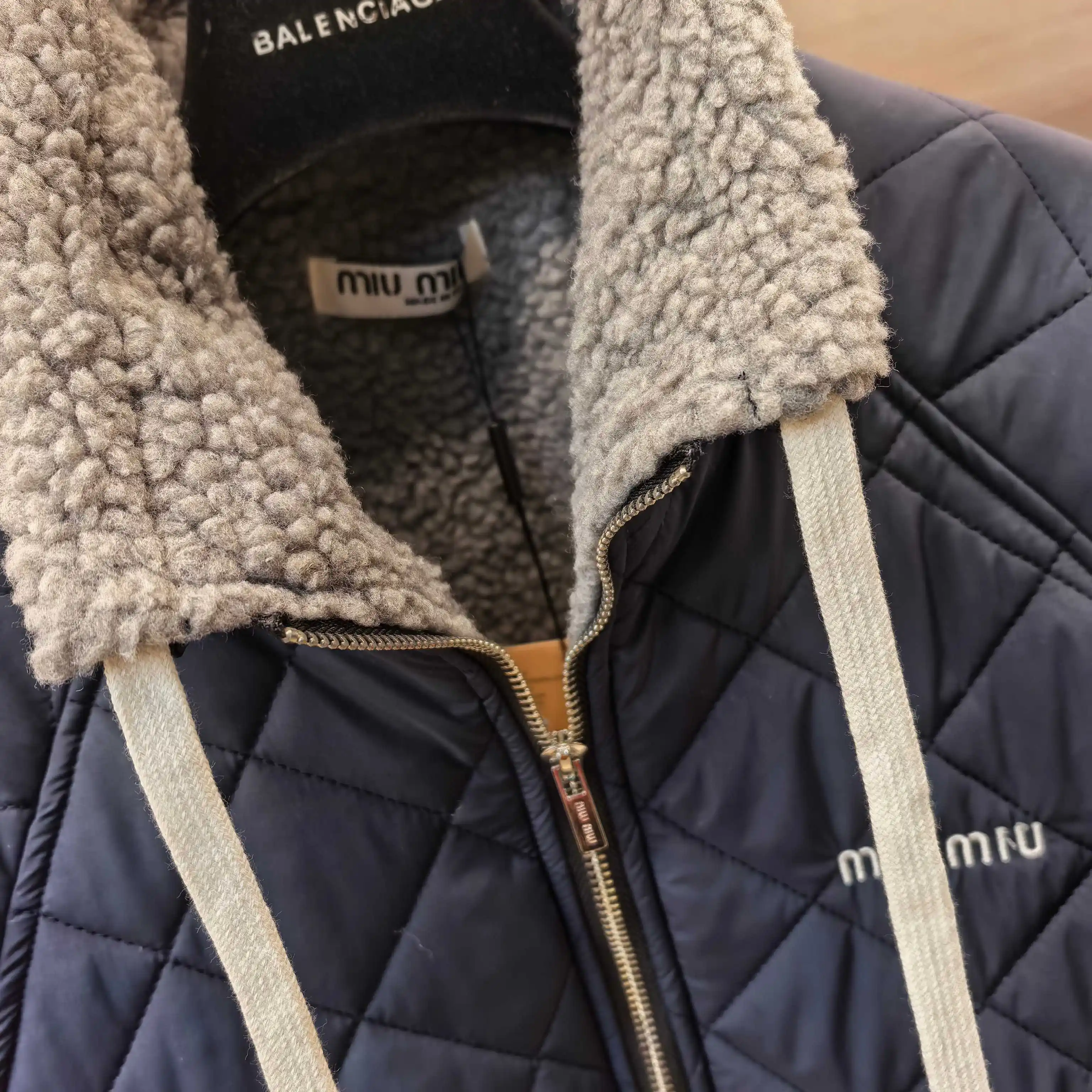 Quilted Shearling-Trimmed Padded Jacket D28022406 — view 4