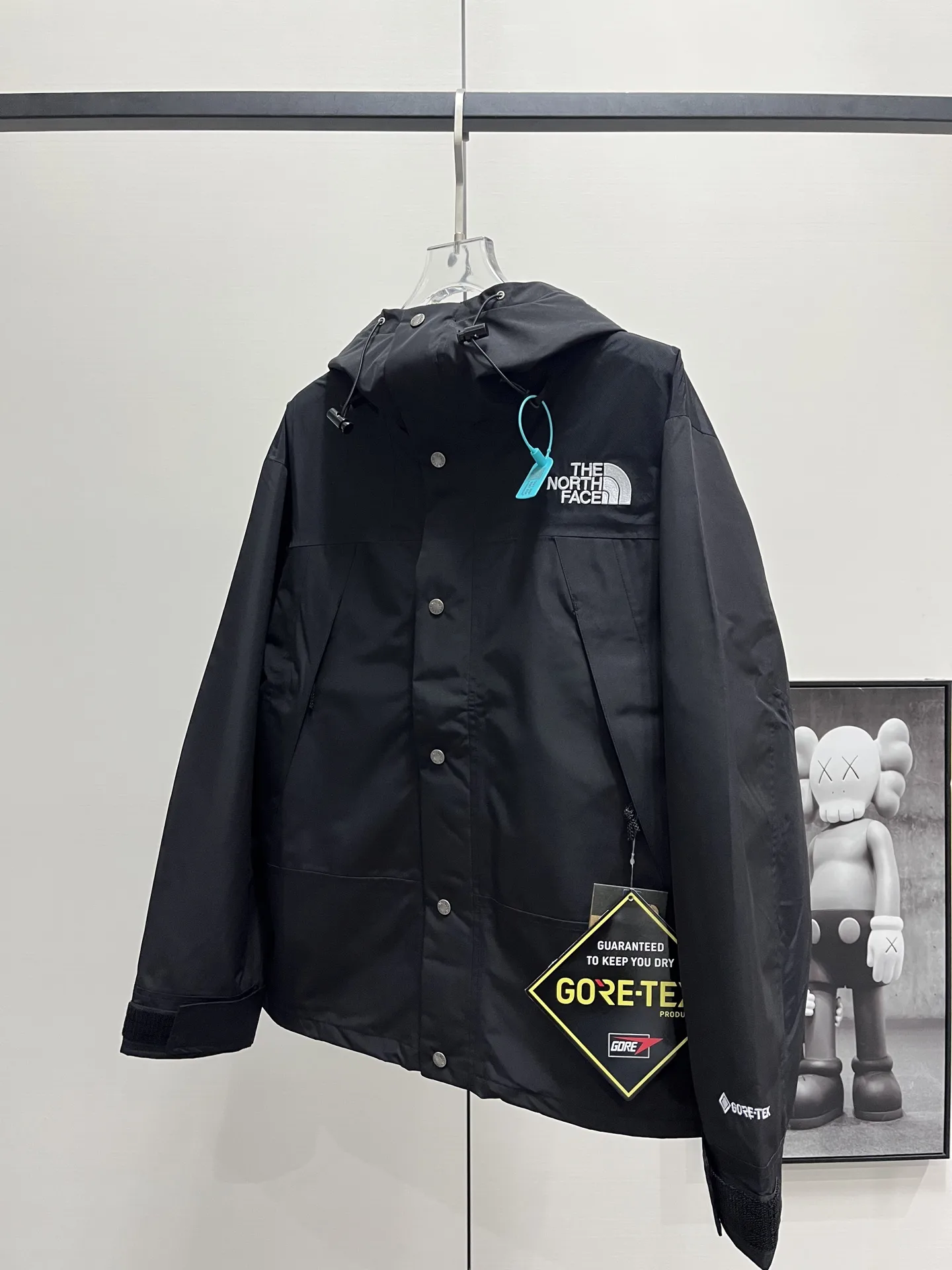 1990 Mountain Jacket GORE-TEX Shell D28019057 — view 2