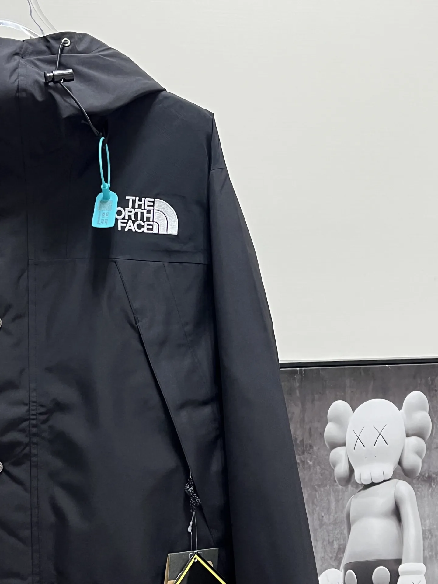1990 Mountain Jacket GORE-TEX Shell D28019057 — view 6
