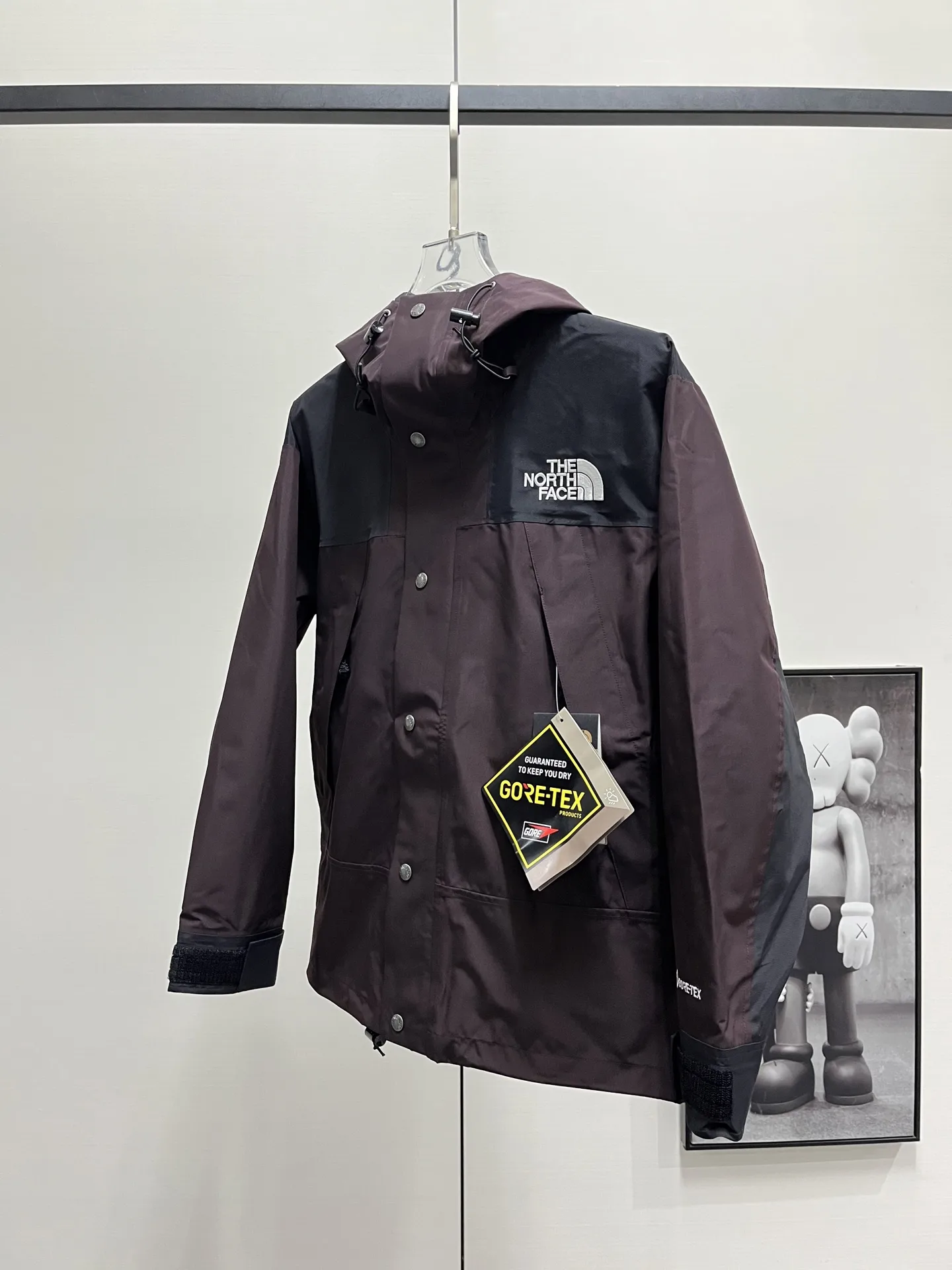 1990 Mountain Jacket GORE-TEX Shell D28019066 — view 2