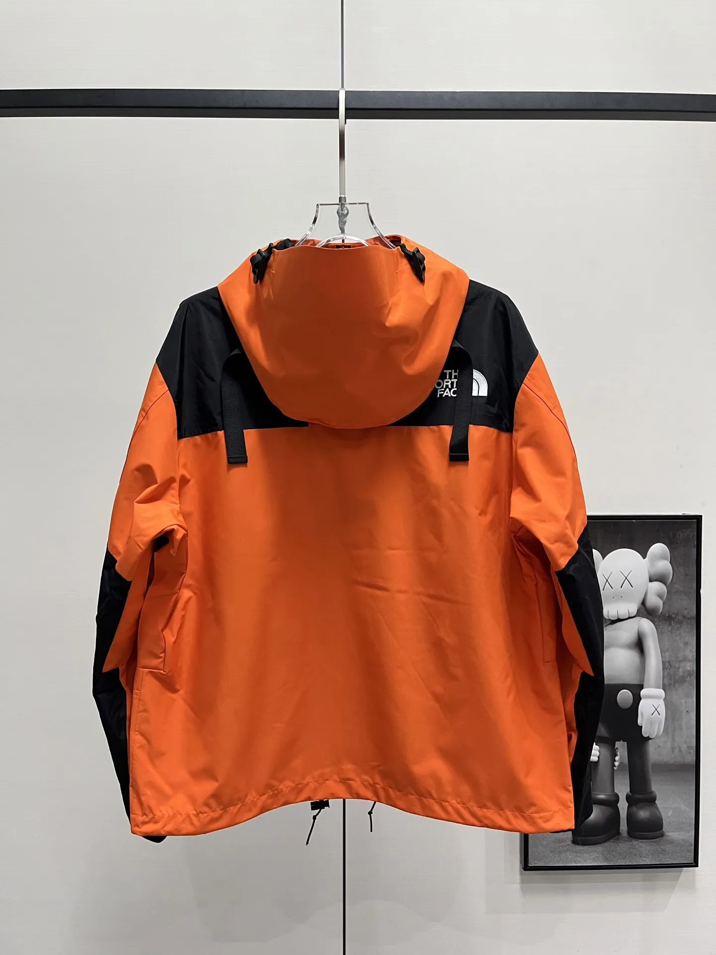1990 Mountain Jacket Waterproof Shell D28019067 — view 3