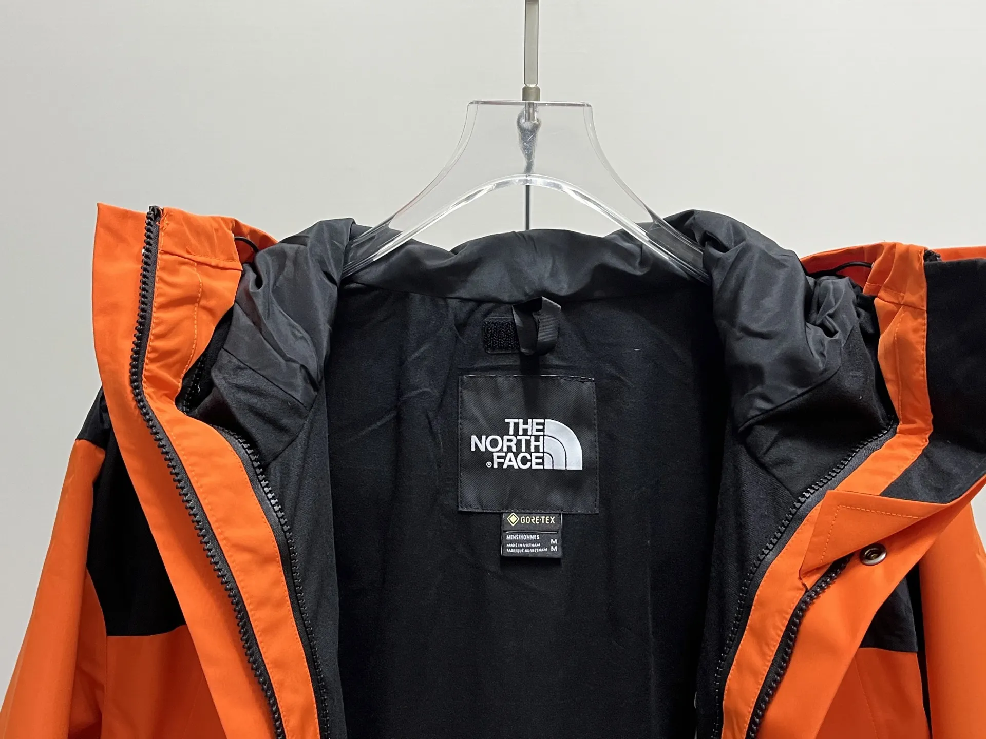 1990 Mountain Jacket Waterproof Shell D28019067 — view 9