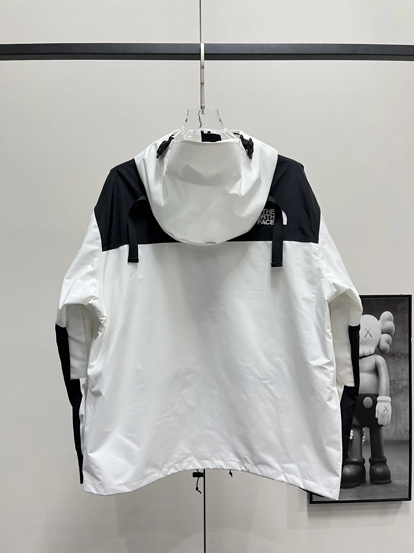 1990 Mountain Jacket Waterproof Shell D28019058 — view 3