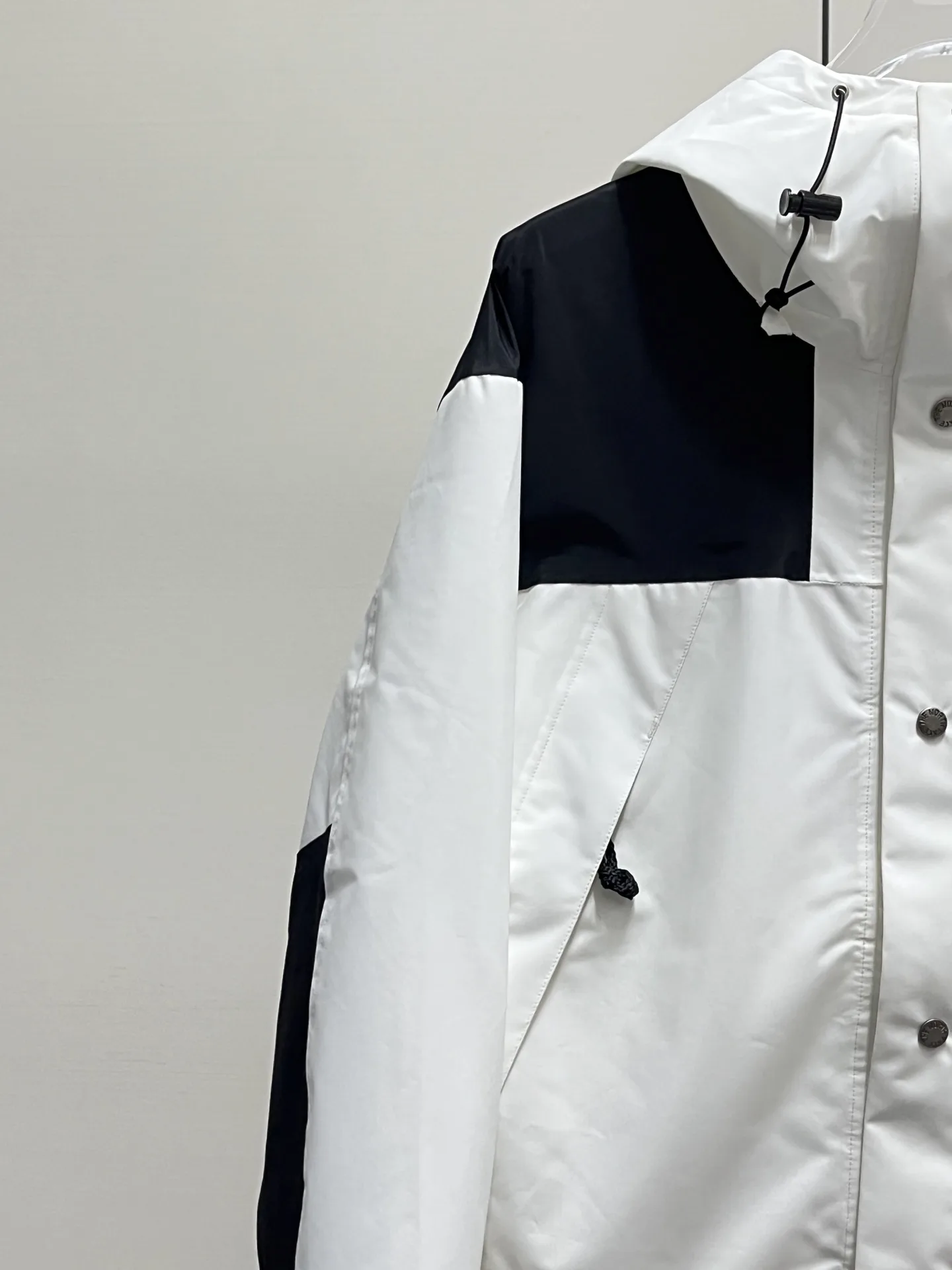 1990 Mountain Jacket Waterproof Shell D28019058 — view 5