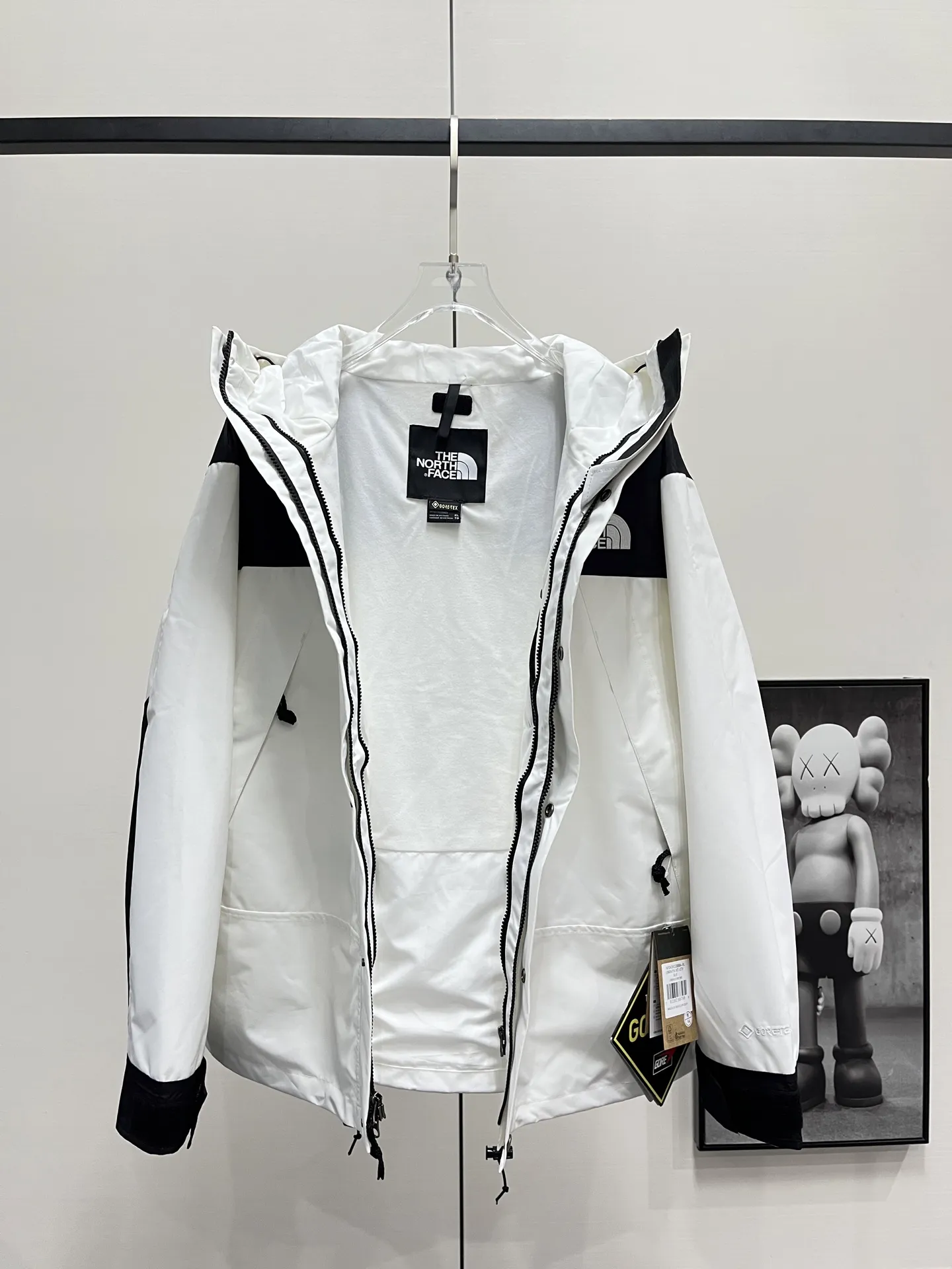 1990 Mountain Jacket Waterproof Shell D28019058 — view 7