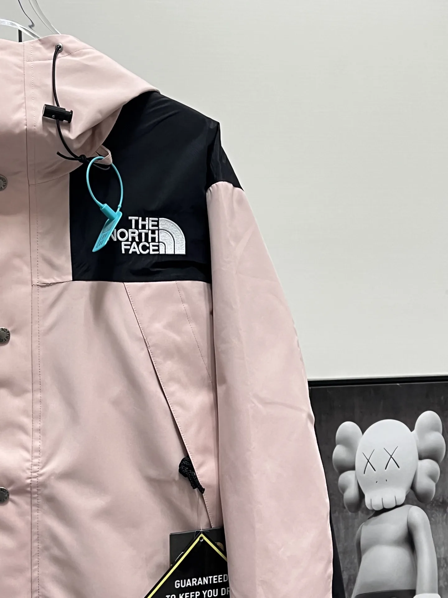1990 Mountain Jacket Waterproof Shell D28019060 — view 6