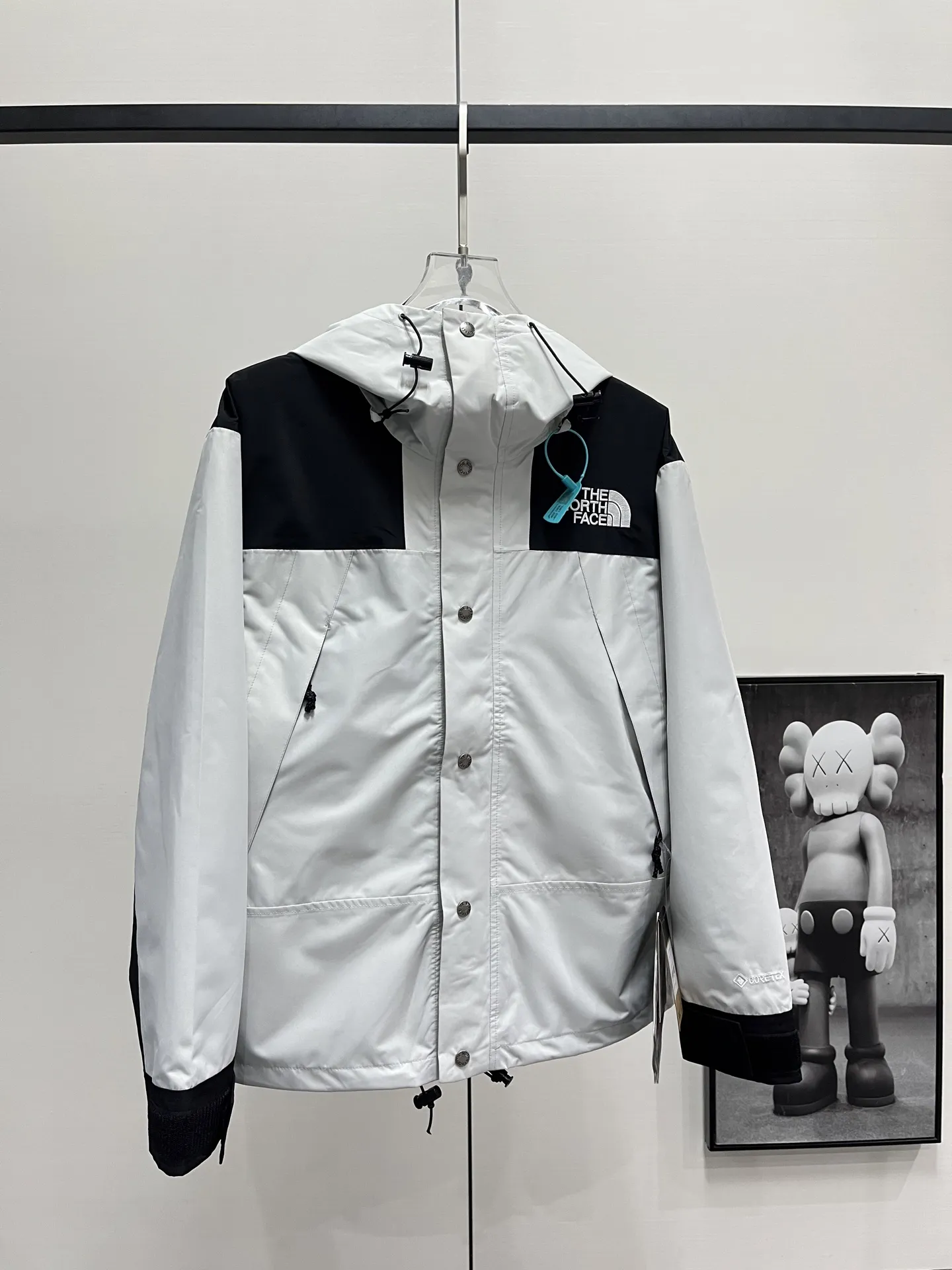 1990 Mountain Jacket GORE-TEX Shell D28019059 — view 4