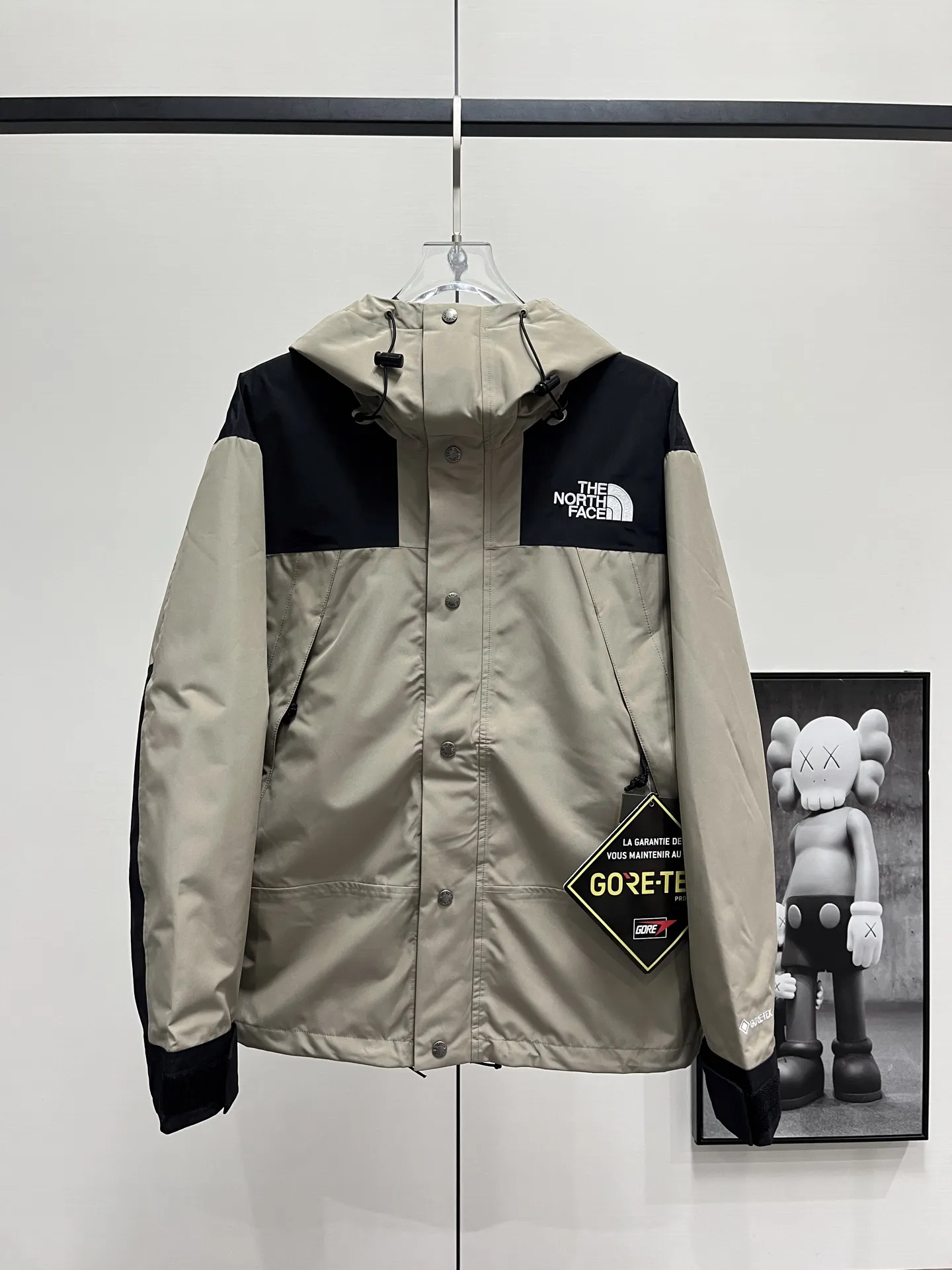 1990 Mountain Jacket GORE-TEX Shell D28019064