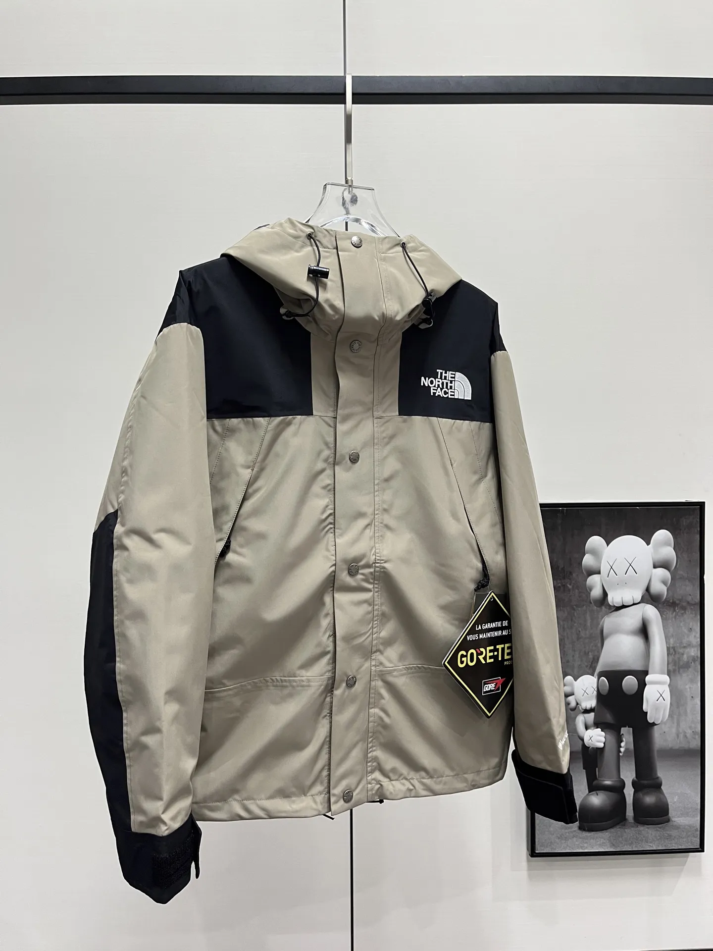 1990 Mountain Jacket GORE-TEX Shell D28019064 — view 4