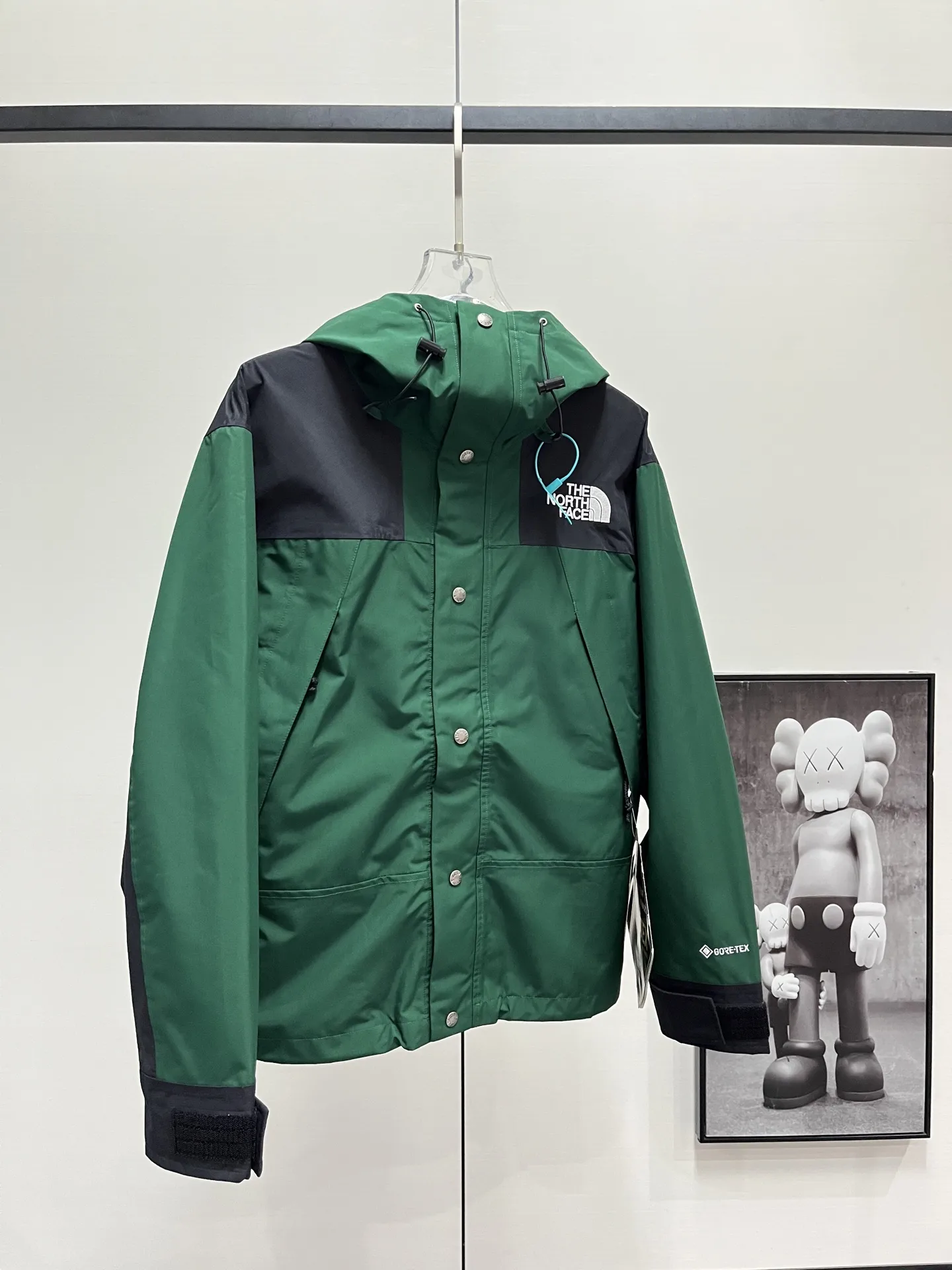 1990 Mountain Jacket GORE-TEX Shell D28019063 — view 3