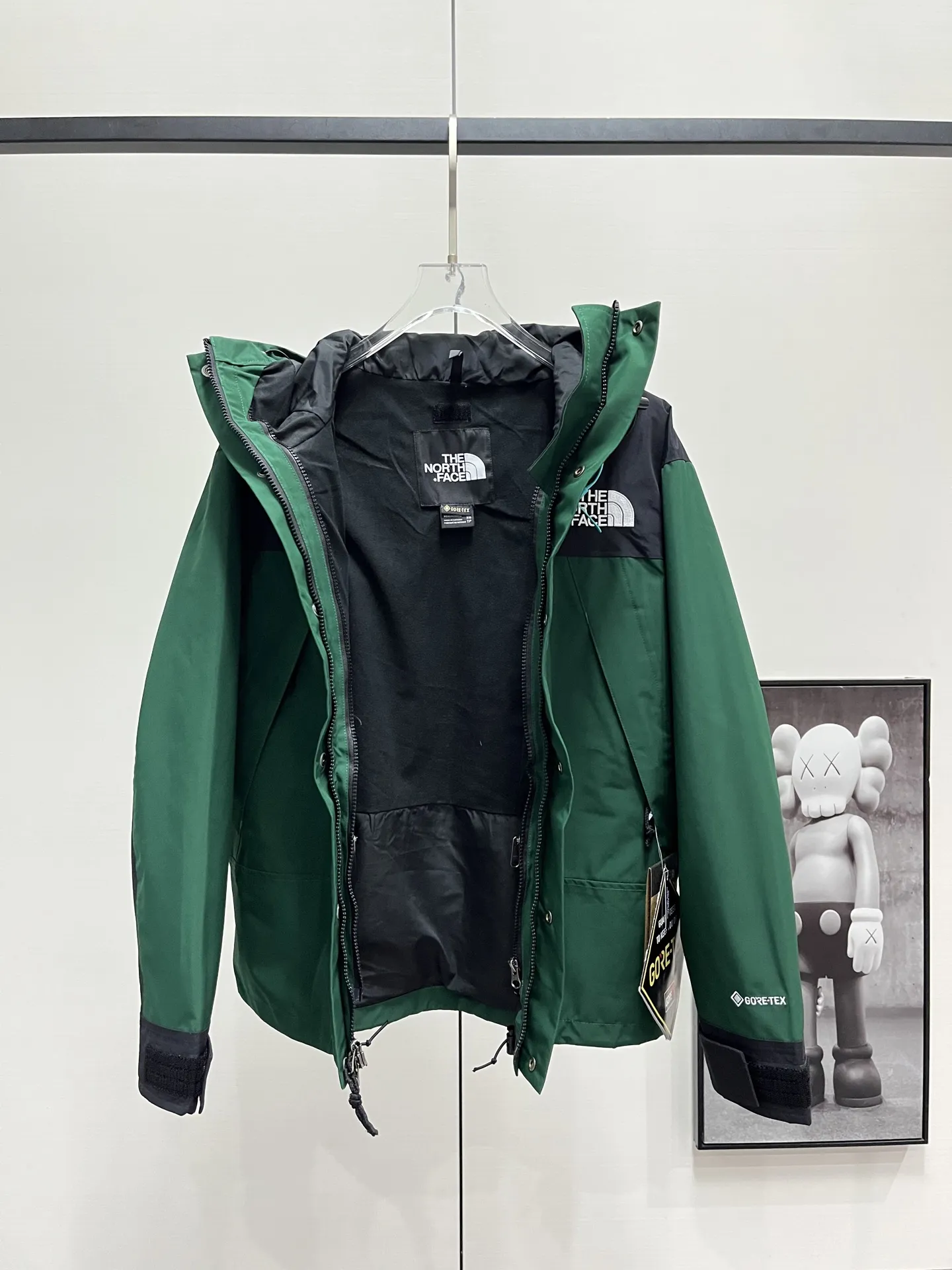 1990 Mountain Jacket GORE-TEX Shell D28019063 — view 7