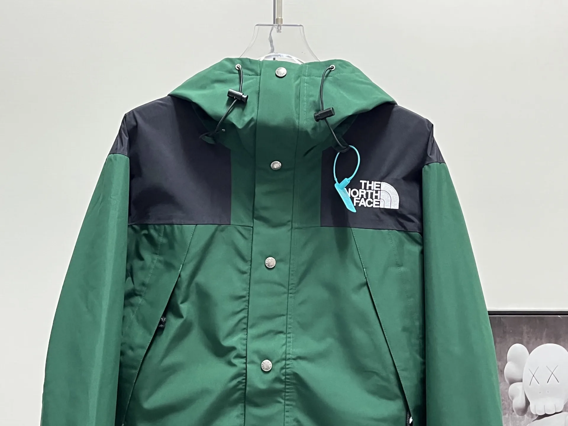 1990 Mountain Jacket GORE-TEX Shell D28019063 — view 8