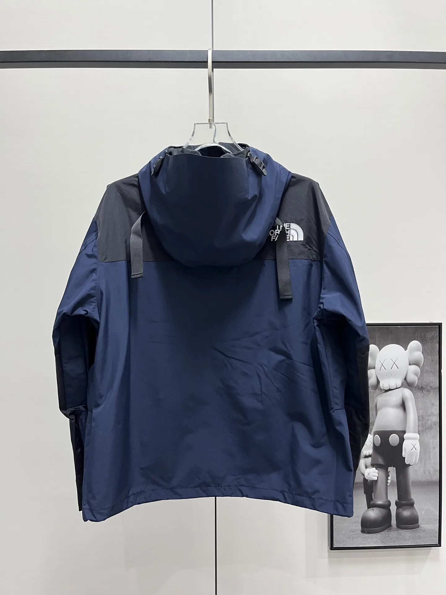 1990 Mountain Jacket Waterproof Shell D28019061 — view 3