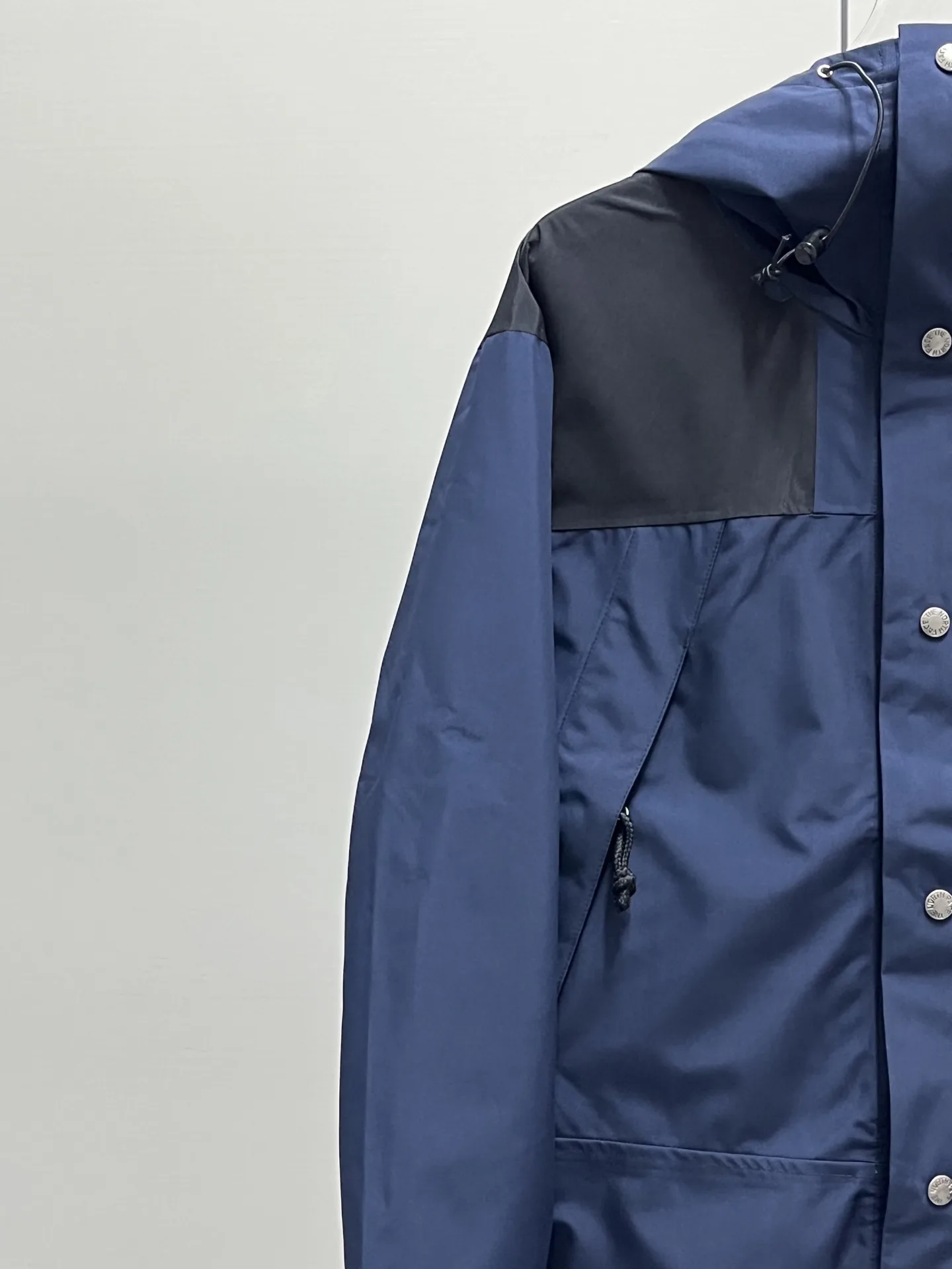 1990 Mountain Jacket Waterproof Shell D28019061 — view 5