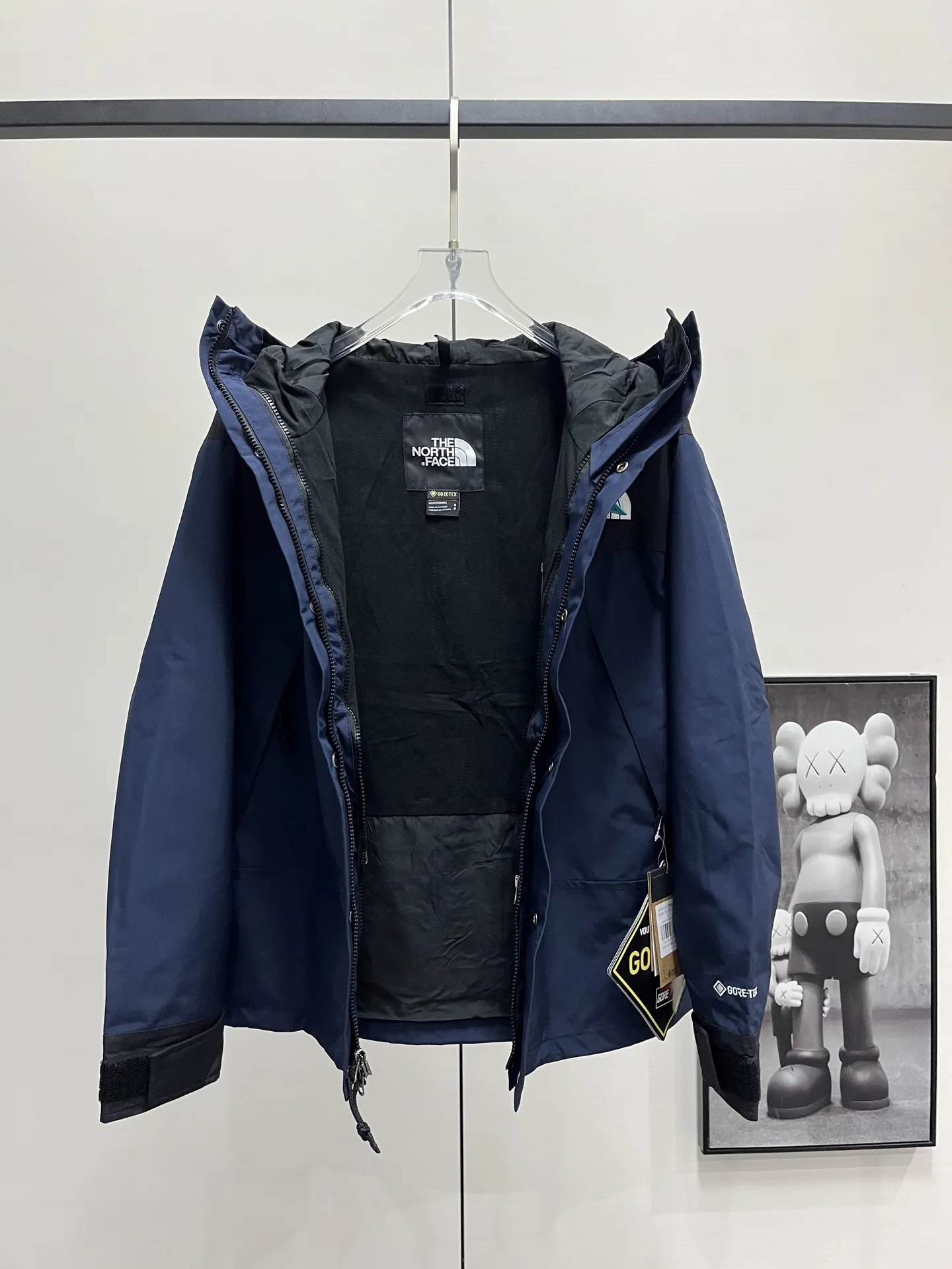 1990 Mountain Jacket Waterproof Shell D28019061 — view 7