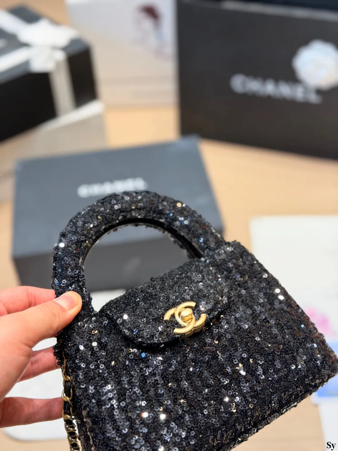 Chanel 26C Sequin Kelly Top-Handle Bag D30017983 — view 6