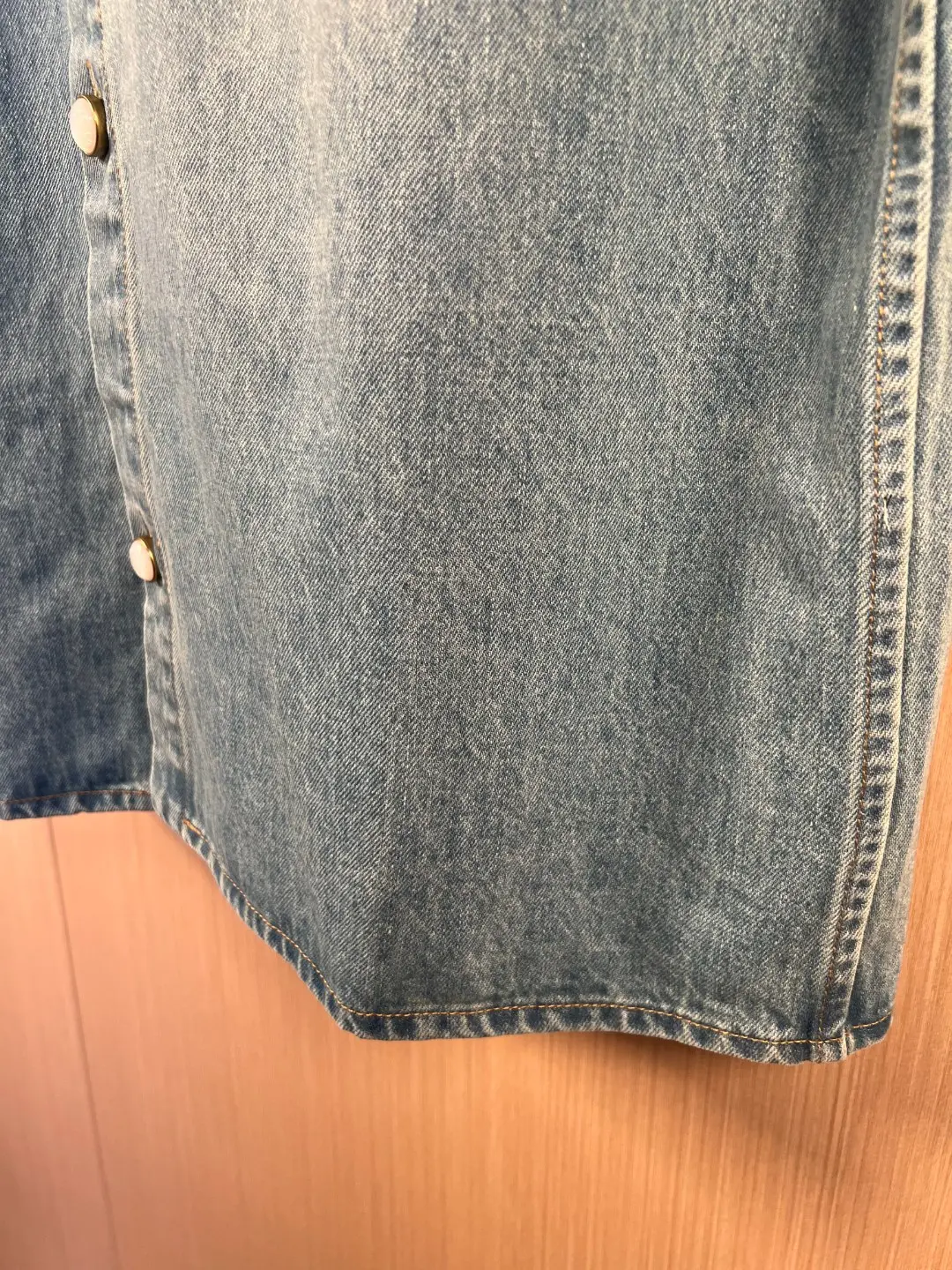 Embroidered Logo Short-Sleeve Denim Shirt D30019243 — view 6