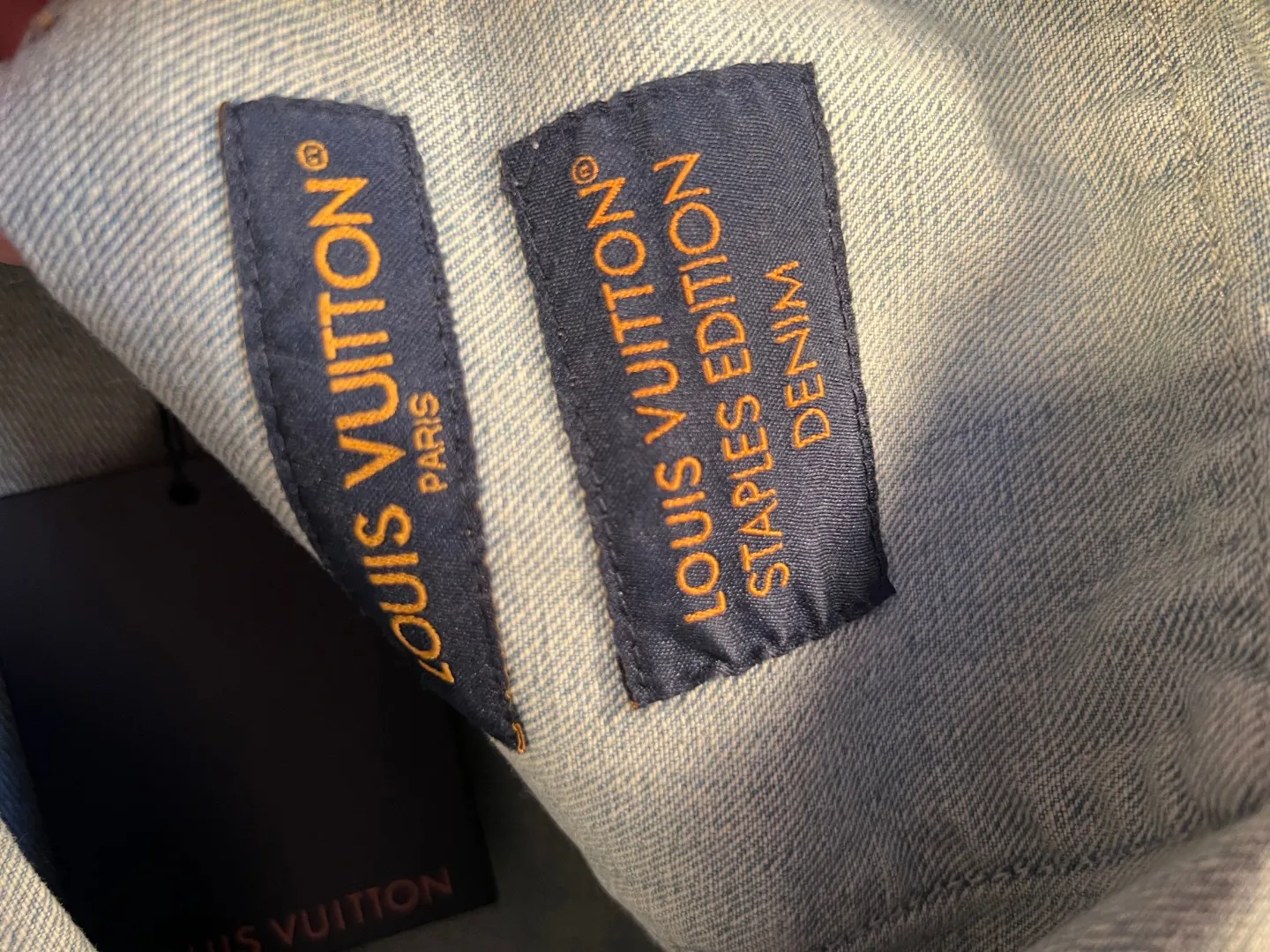 Embroidered Logo Short-Sleeve Denim Shirt D30019243 — view 8