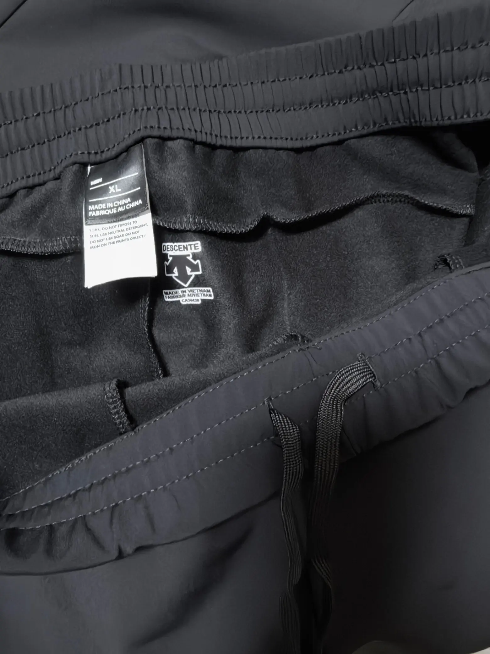 Descente Waterproof Fleece-Lined Softshell Trousers D31020803 — view 9