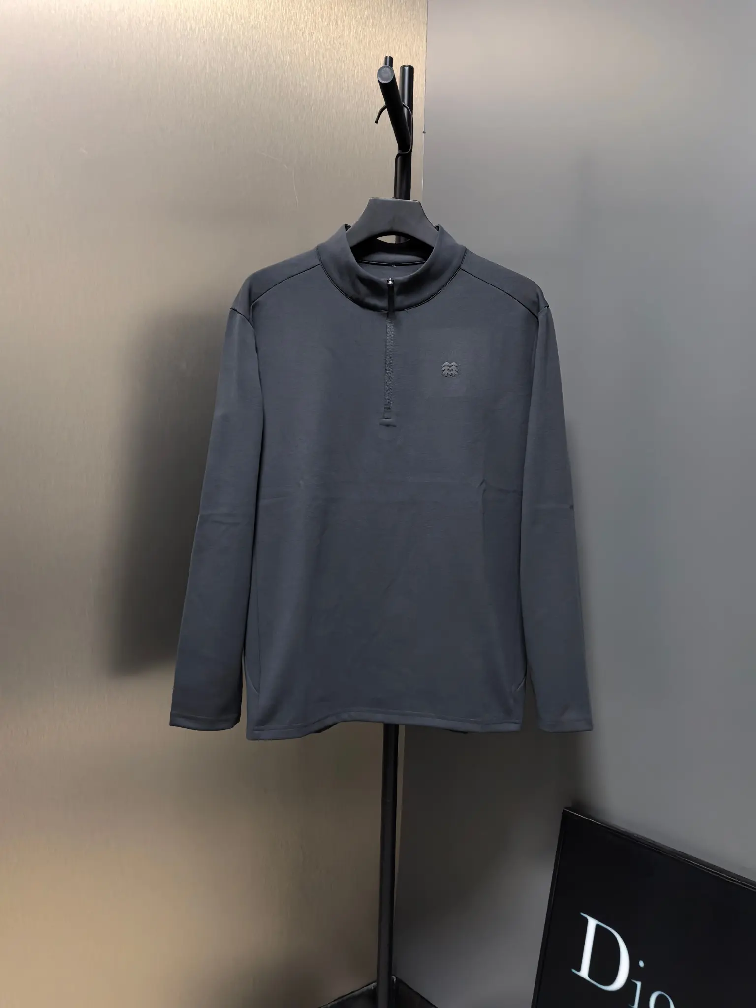 Quarter-Zip Long-Sleeve Cotton Top D31020769